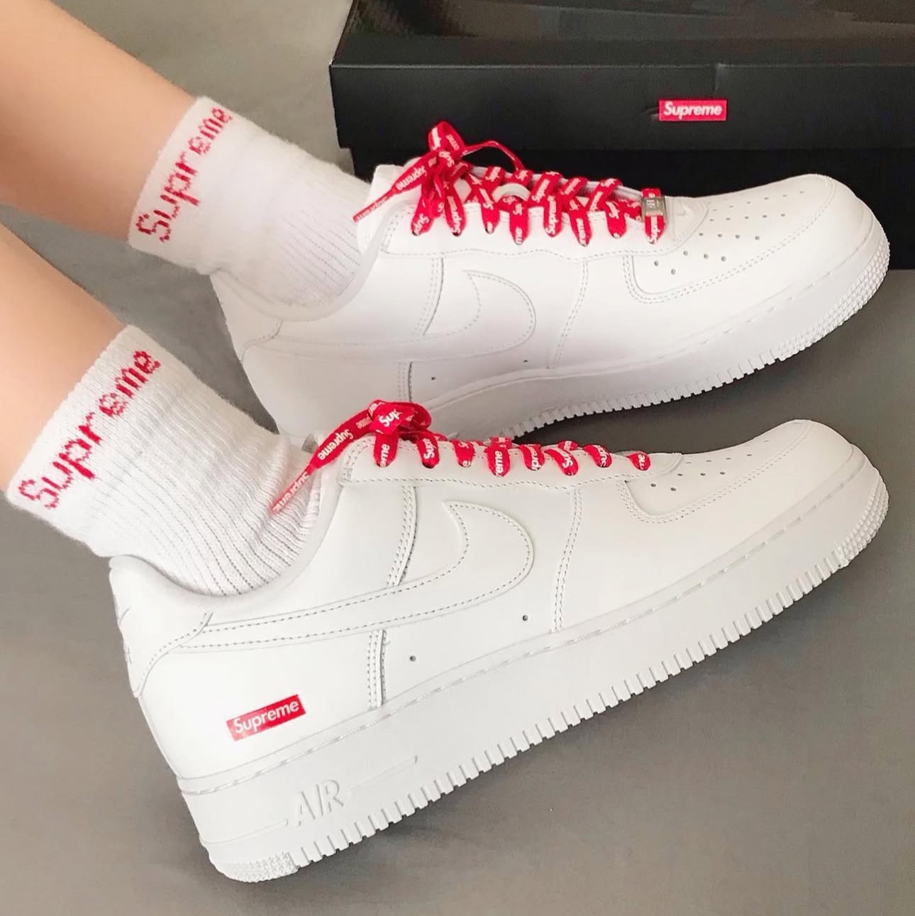 Nike x Supreme Air Force 1 Low White 착용 스타일 - 10