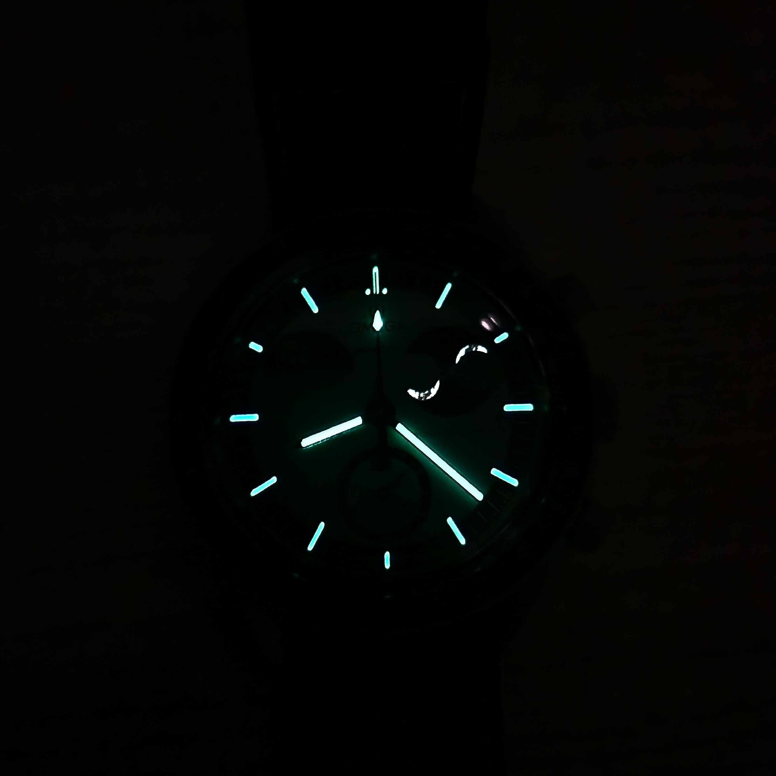 Swatch x Omega Bioceramic MoonSwatch Mission To Earthphase 착용 스타일 - 3