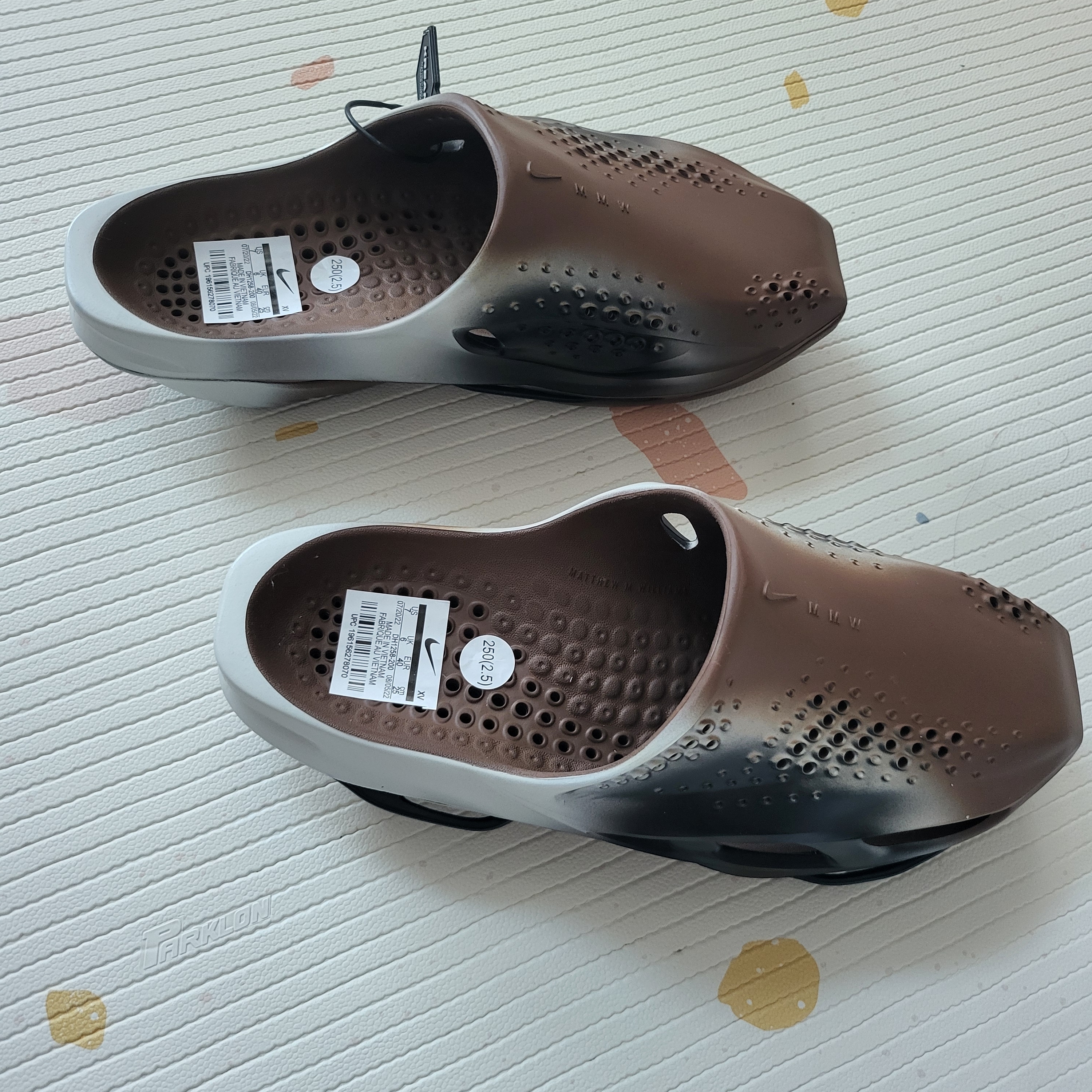 Nike x Matthew M Williams 005 Slide Dark Khaki 착용 스타일 - 2