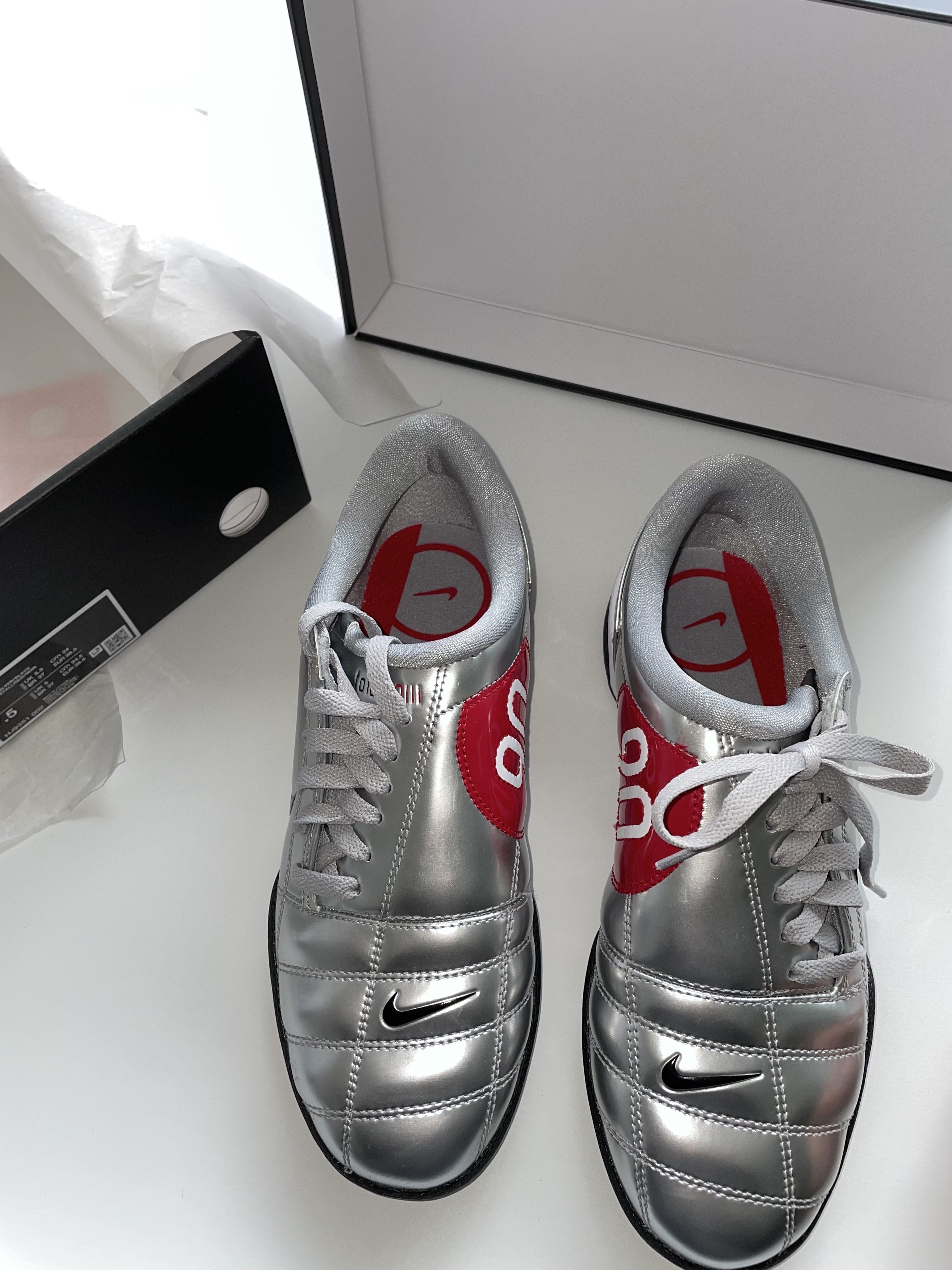 Nike Total 90 III SP Metallic Silver and Black 착용 스타일 - 2