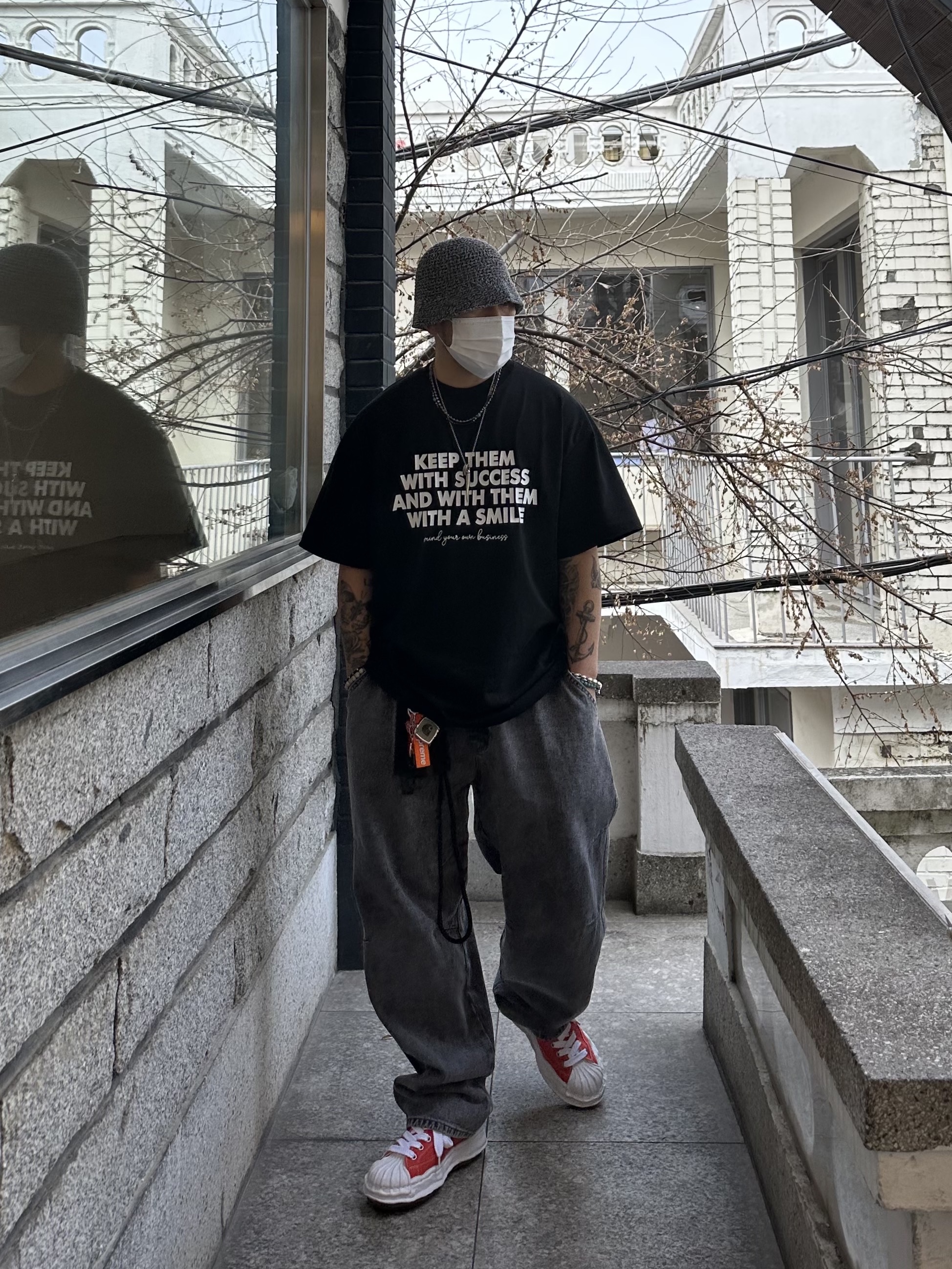 Maison Mihara Yasuhiro Blakey OG Sole Canvas Low-top Sneakers Orange, Supreme Ripstop Keychain Orange - 24SS 착용 스타일