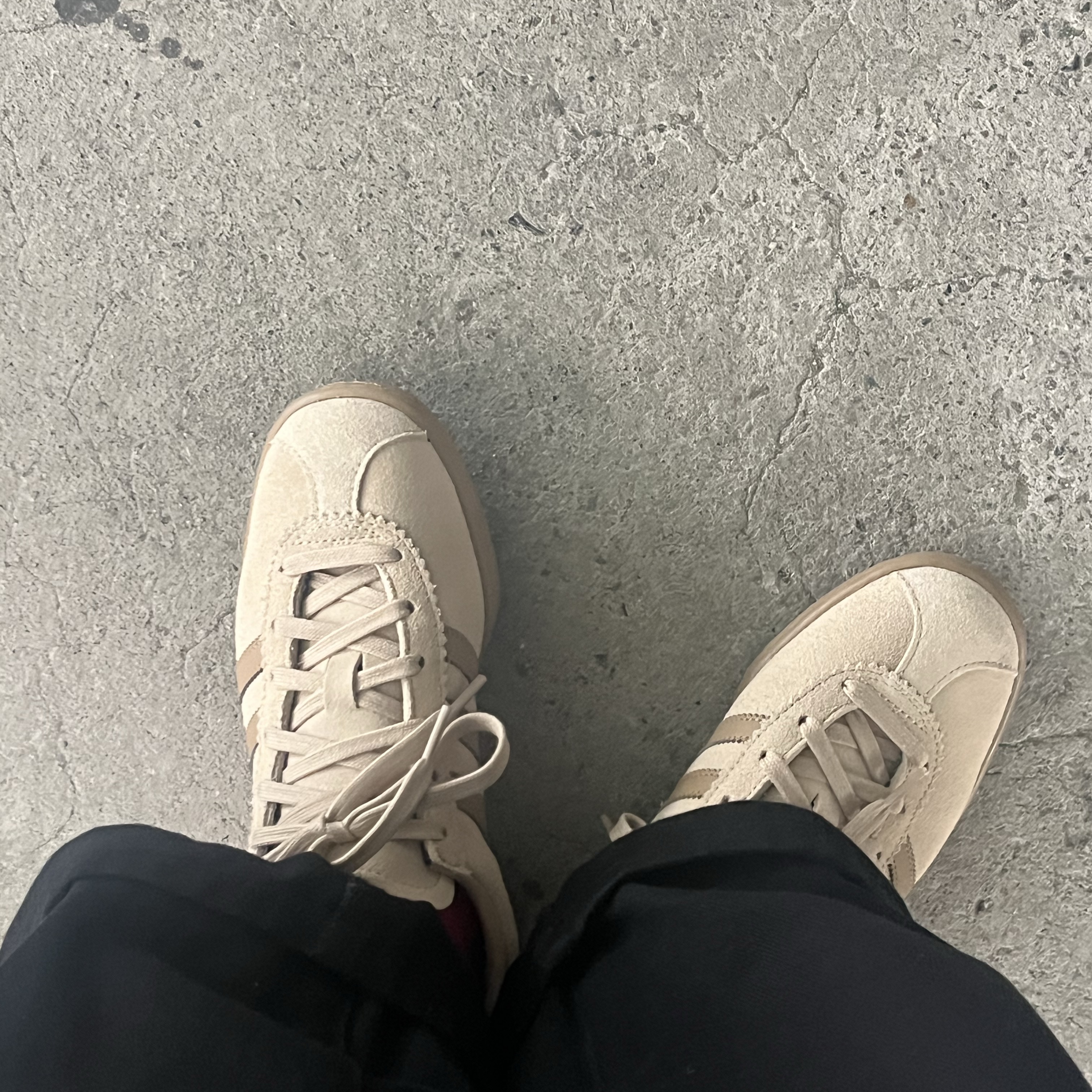 Adidas Stadt Magic Beige 착용 스타일