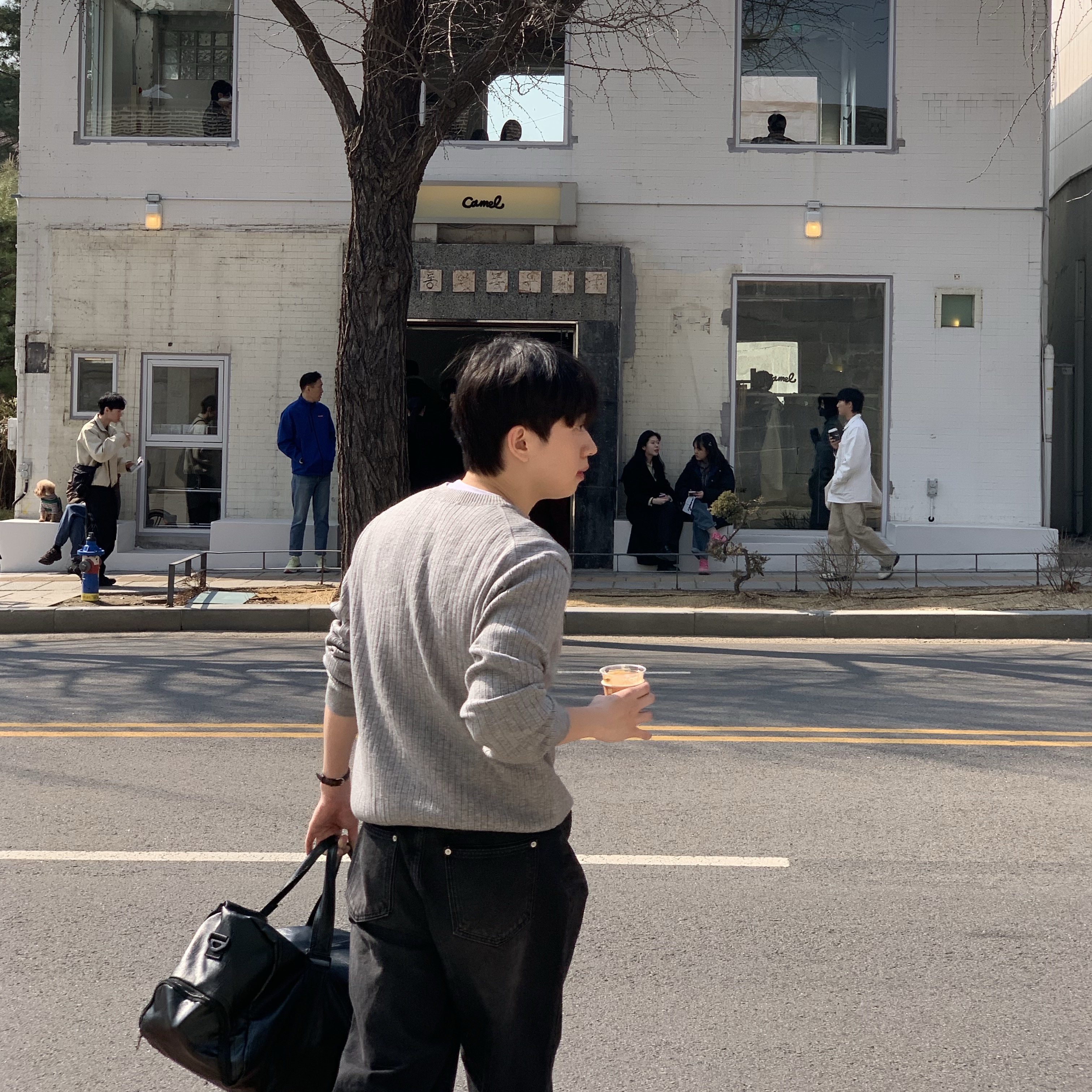 클락스 왈라비 블랙 스웨이드, 카시오 LTP-V007L-9B 착용 스타일 - 4