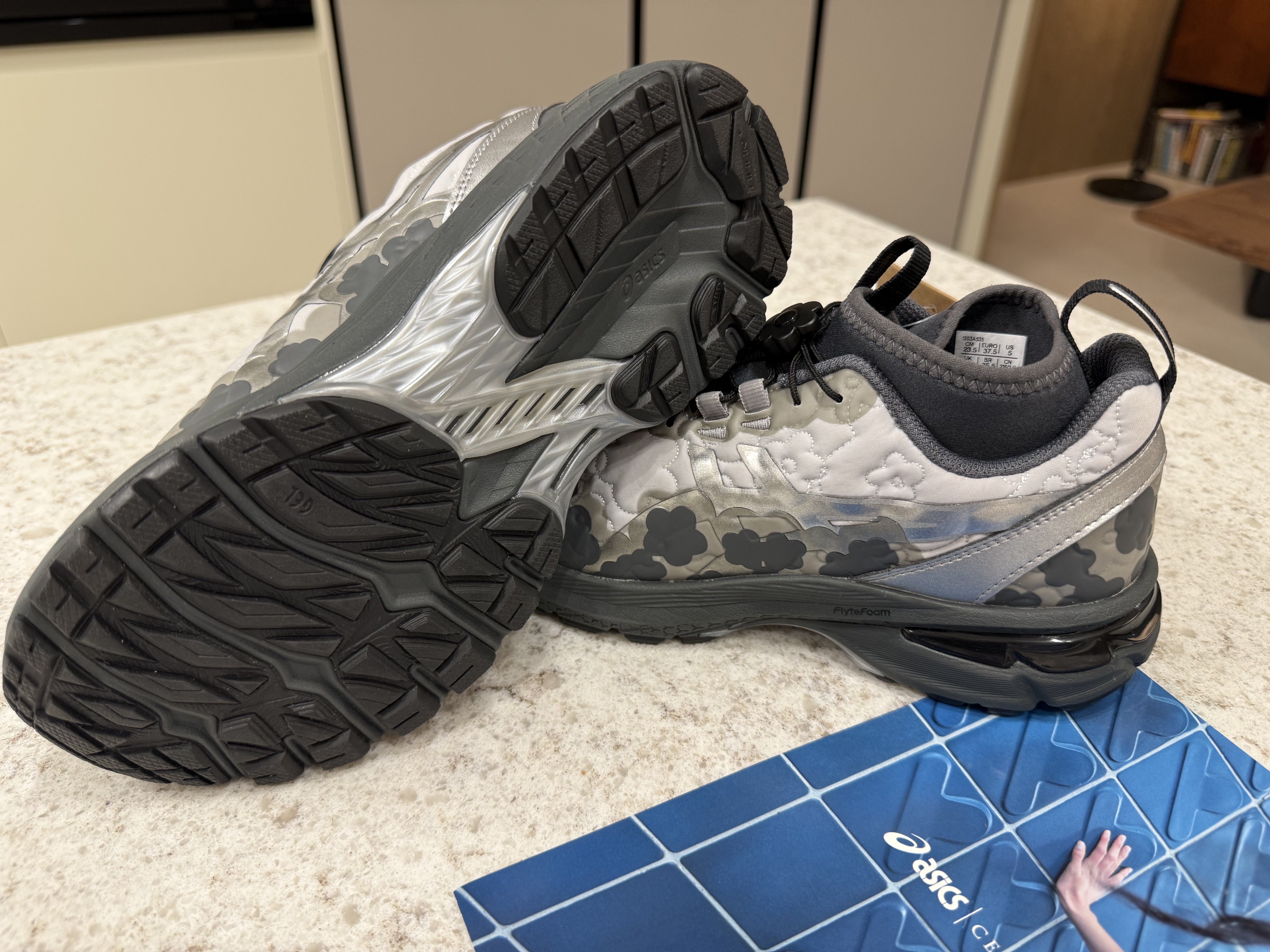 Asics x Cecilie Bahnsen Gel-Terrain MT Pure Silver 착용 스타일 - 6