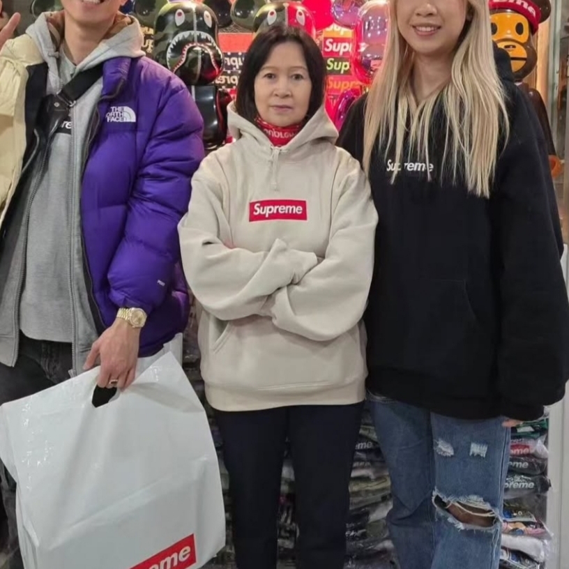 슈프림 박스로고 후드 스웨트셔츠 스톤 - 24FW 착용 스타일 - 4