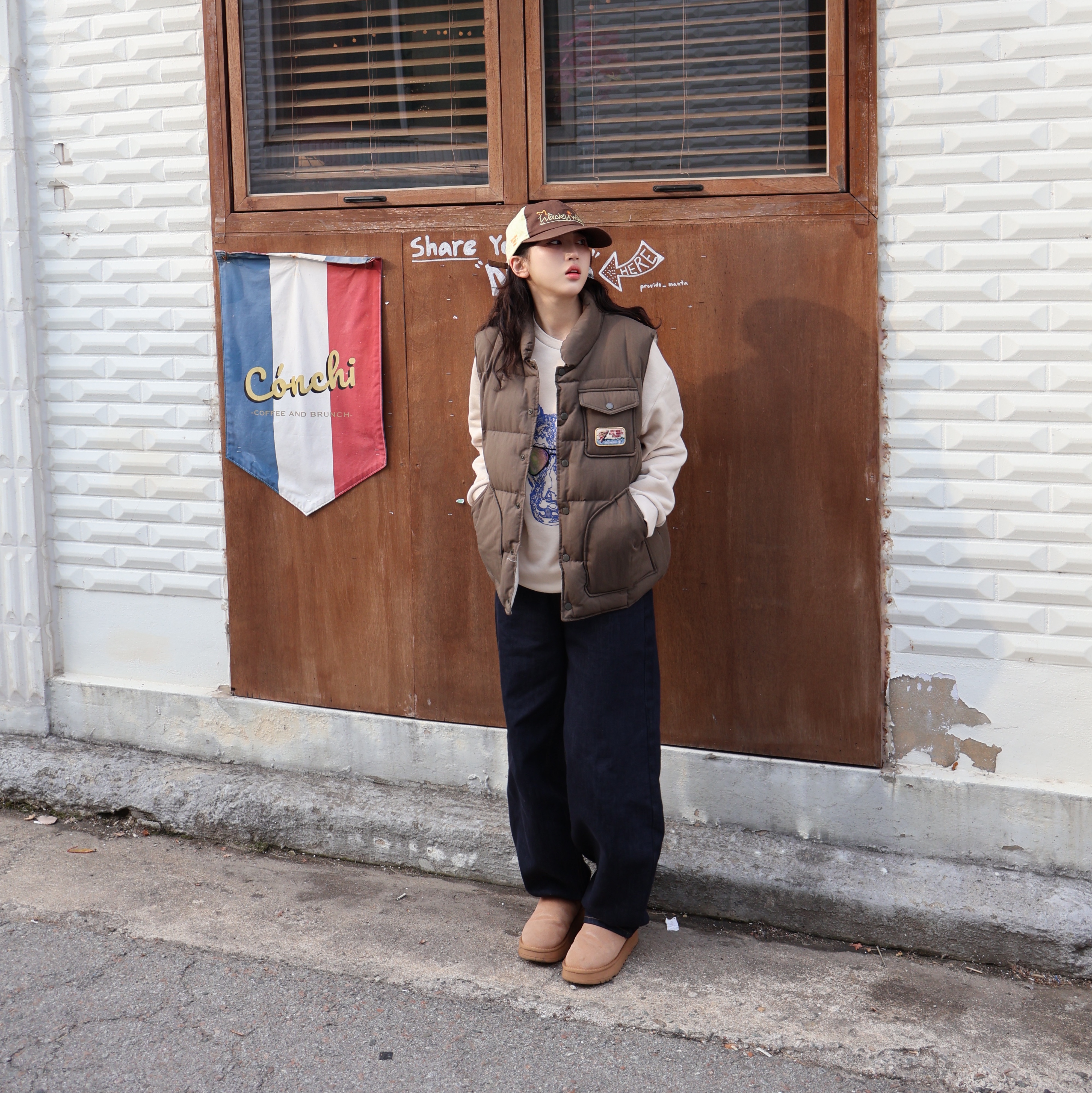 (W) UGG Tasman Slipper Chestnut 착용 스타일 - 3