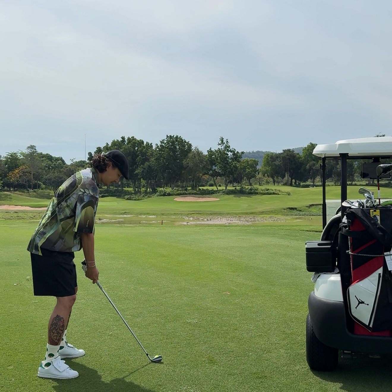 Nike x Drake Nocta Opal Tito Neeks Button Down Short Sleeve Top Pilgrim (FV1939-378), Adidas Rolling Links Golf Shorts Black - US Sizing 착용 스타일
