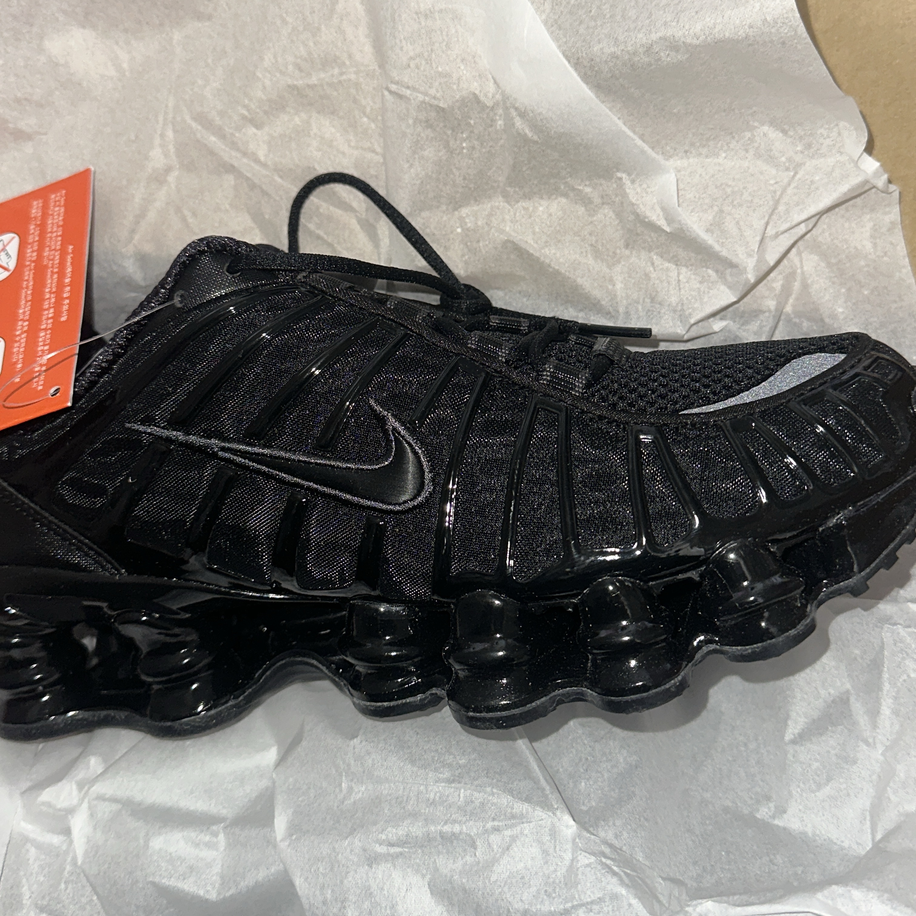 (W) Nike Shox TL Black and Max Orange 착용 스타일