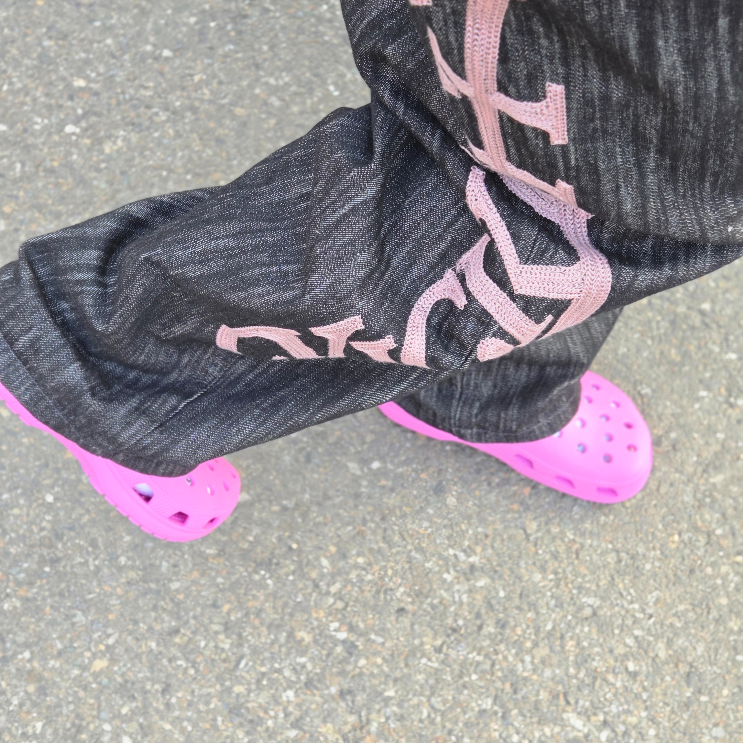 (Kids) Crocs Classic Clog Taffy Pink 착용 스타일