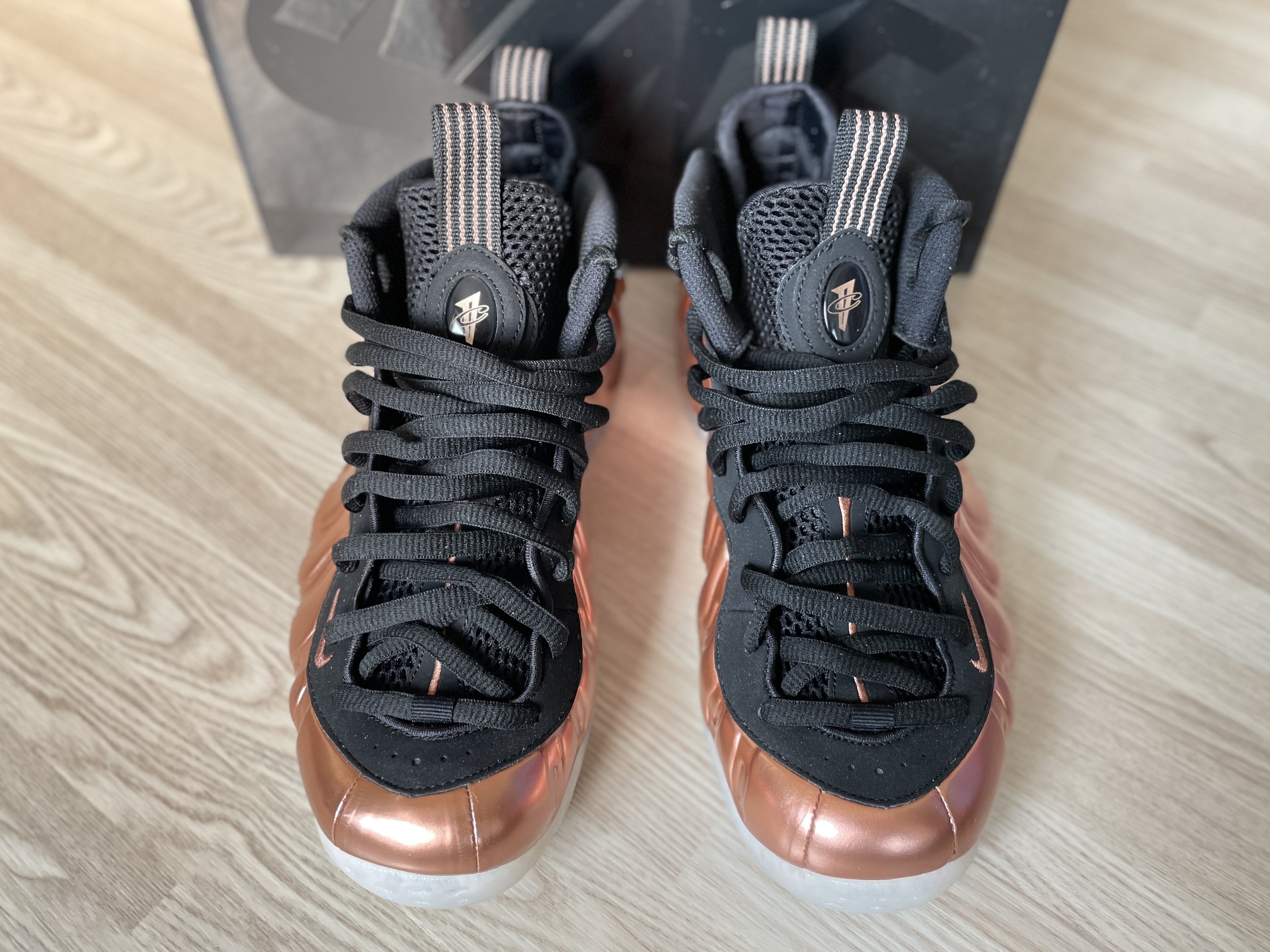 Nike Air Foamposite One Metallic Copper 2024 착용 스타일 - 4