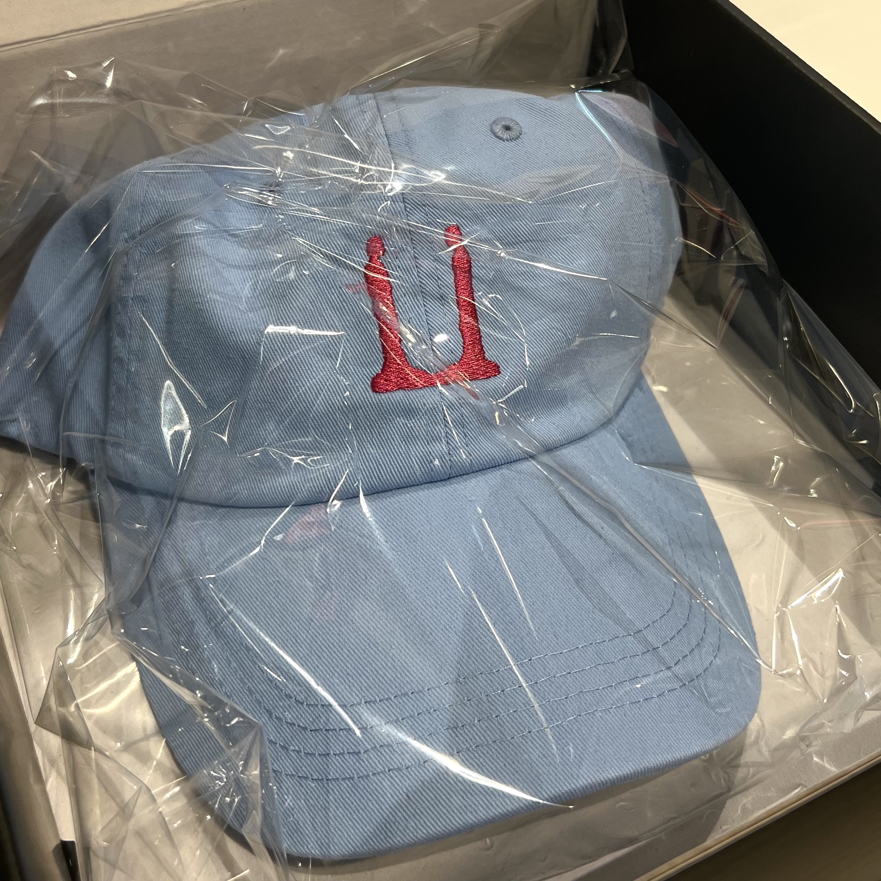 G-DRAGON Ubermensch Cap Sky Blue 착용 스타일