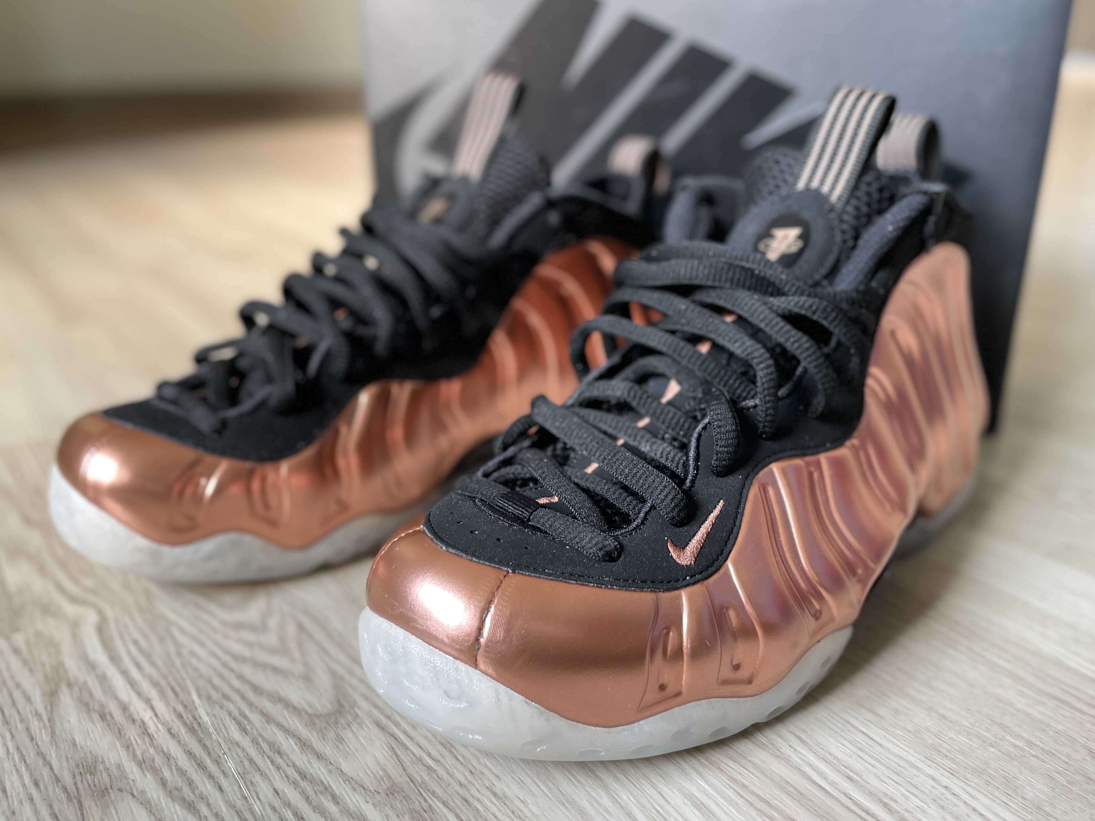 Nike Air Foamposite One Metallic Copper 2024 착용 스타일 - 2
