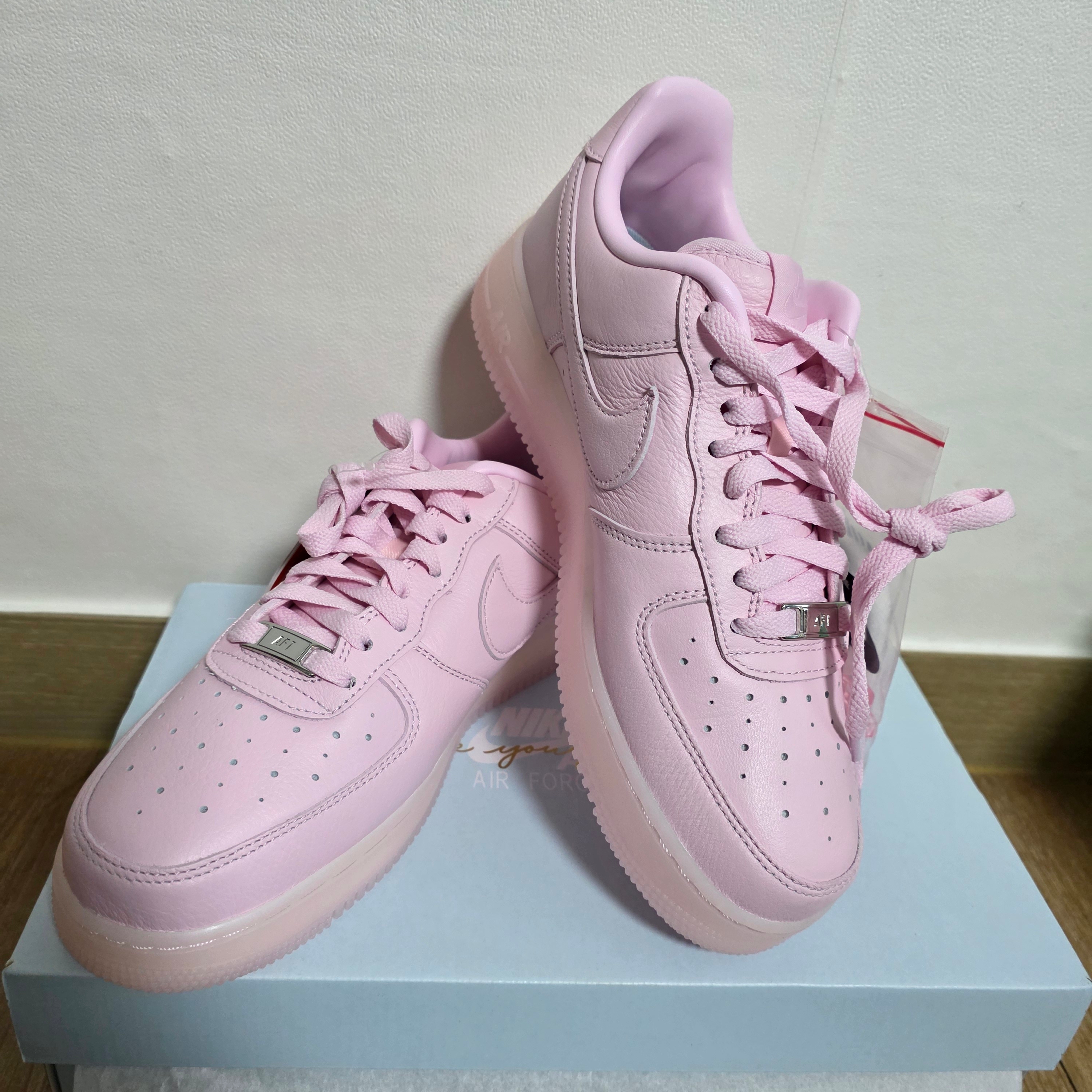 Nike x Drake Nocta Air Force 1 Low SP Certified Lover Boy Pink Foam 착용 스타일