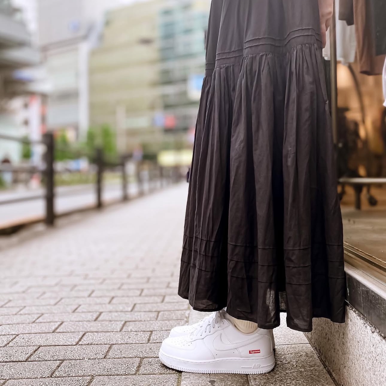 Nike x Supreme Air Force 1 Low White 착용 스타일 - 7