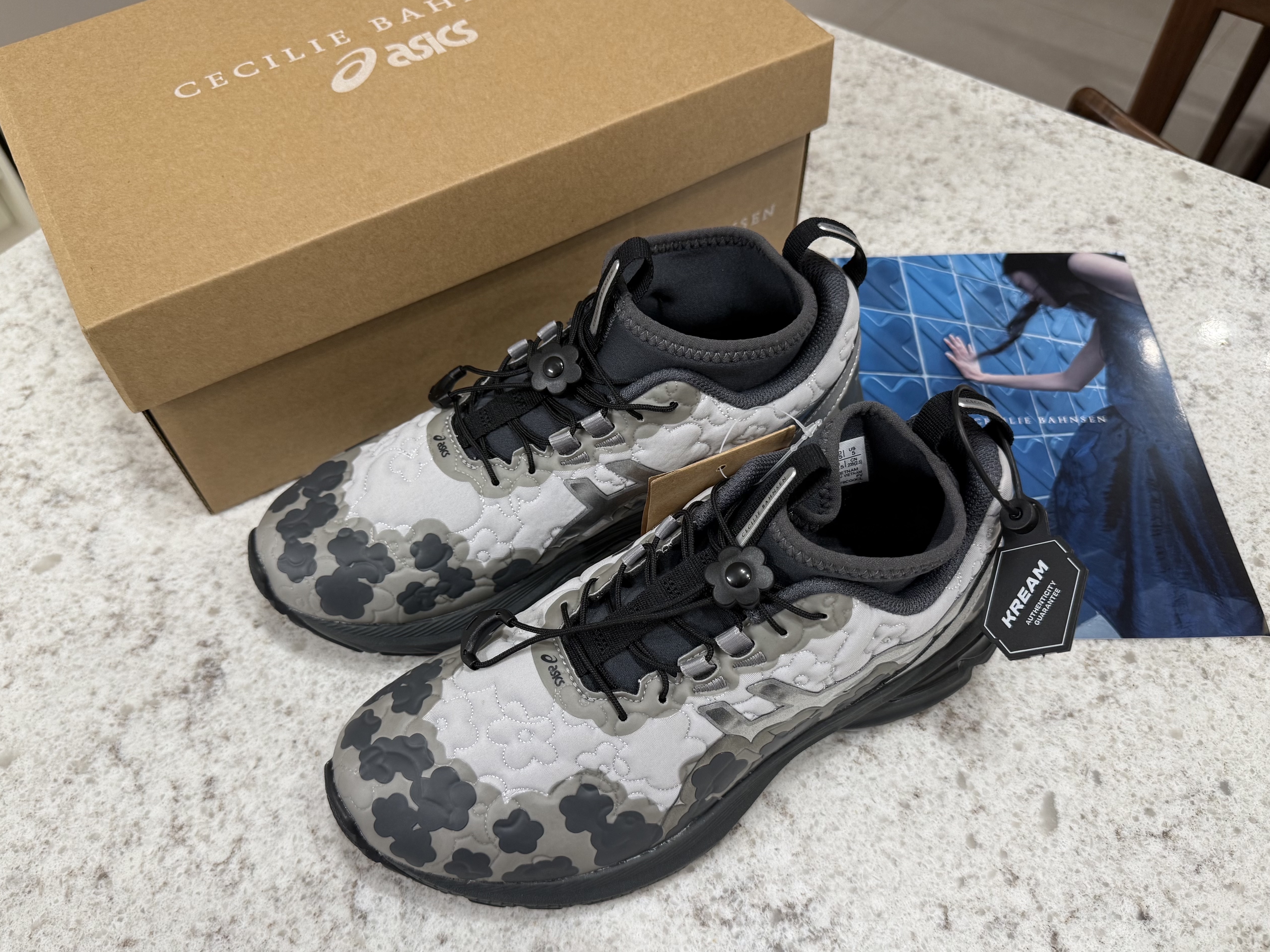 Asics x Cecilie Bahnsen Gel-Terrain MT Pure Silver 착용 스타일 - 1