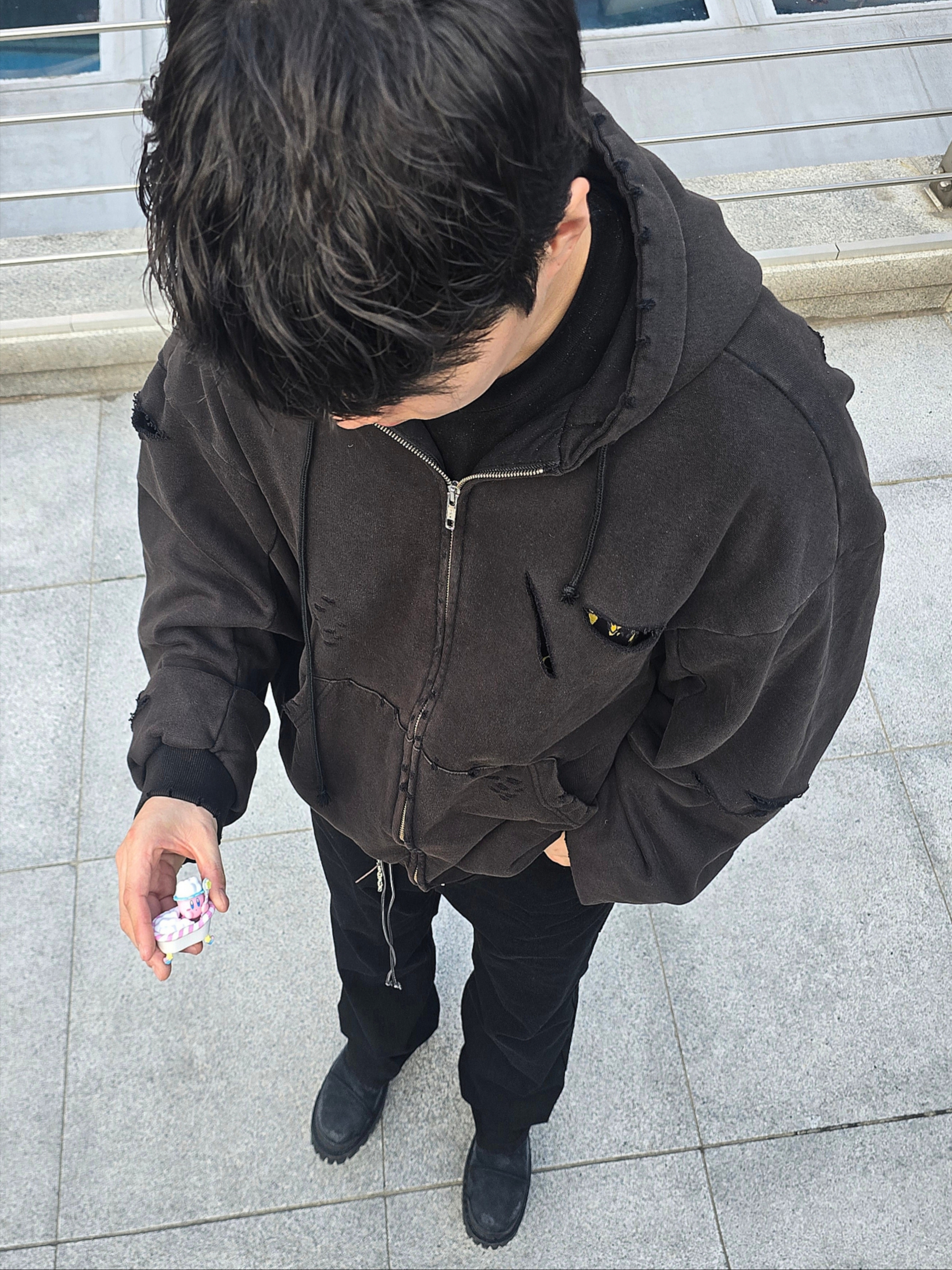 발렌시아가 컴뱃 스트라이크 20mm 부츠 블랙, 프로젝트 G/R 디스트레스 레이어 집 후드 페이디드 블랙 착용 스타일