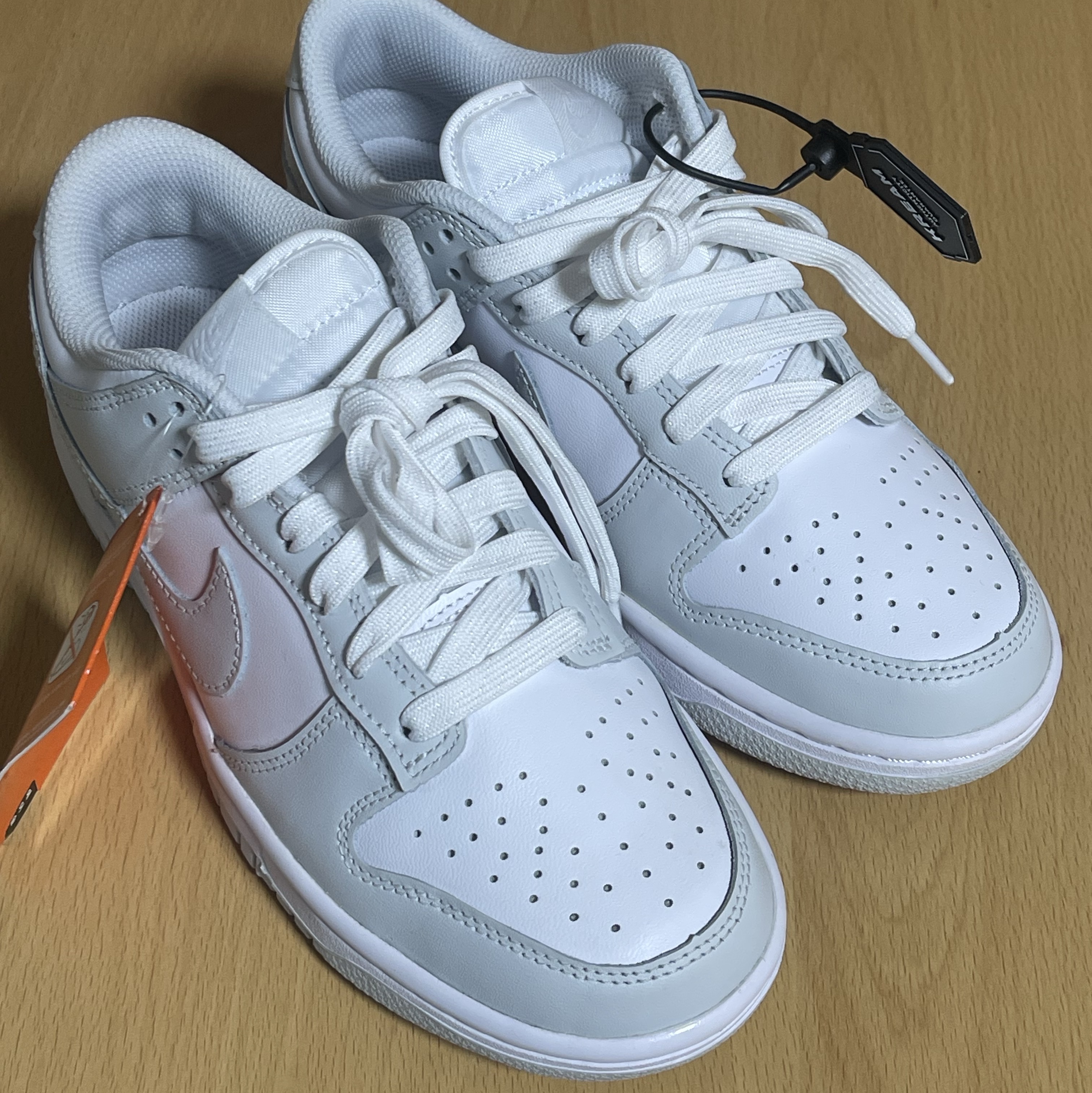 (W) Nike Dunk Low Photon Dust 착용 스타일