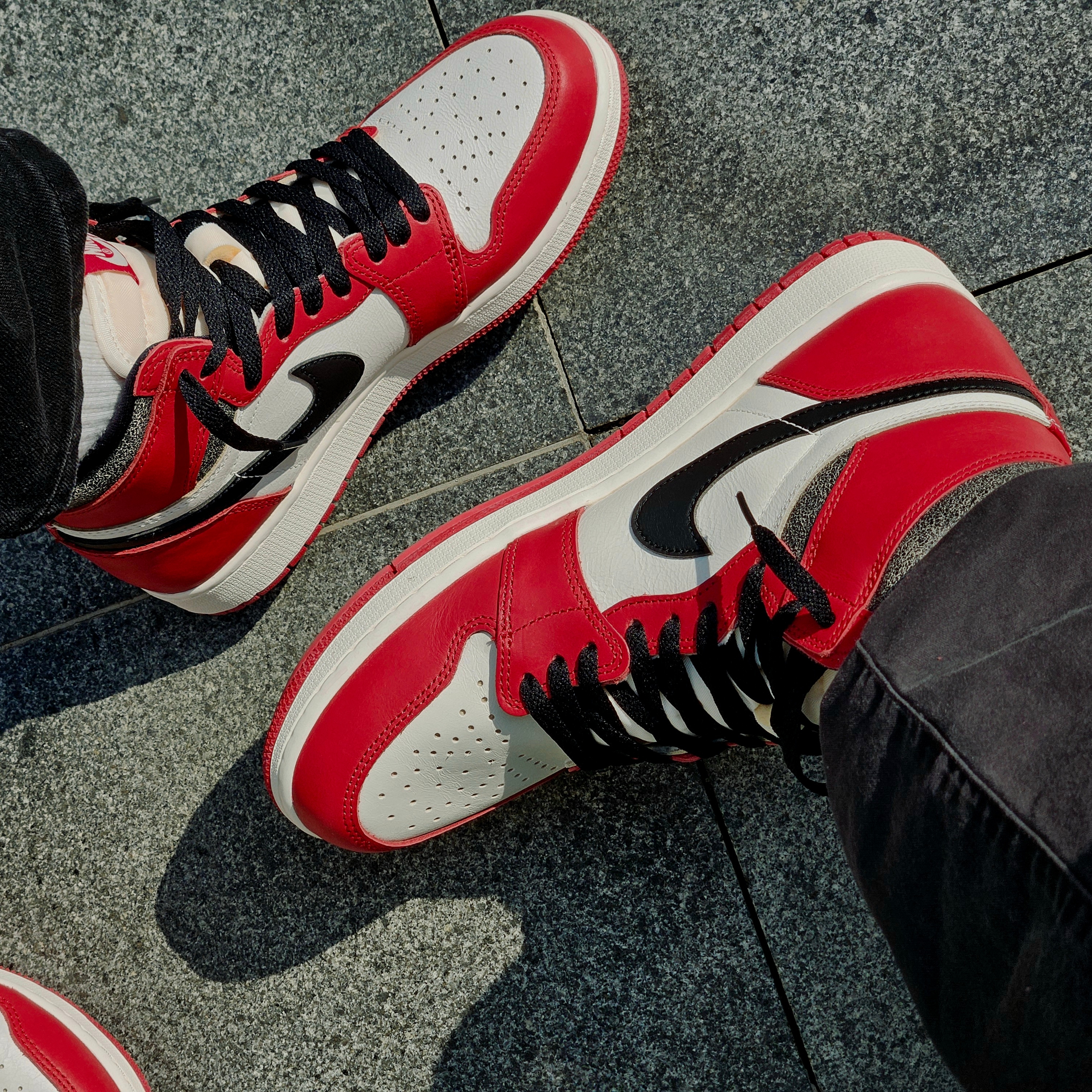 (GS) Jordan 1 Retro High OG Chicago 2022, Jordan 1 Retro High OG Chicago 2022 착용 스타일 - 1
