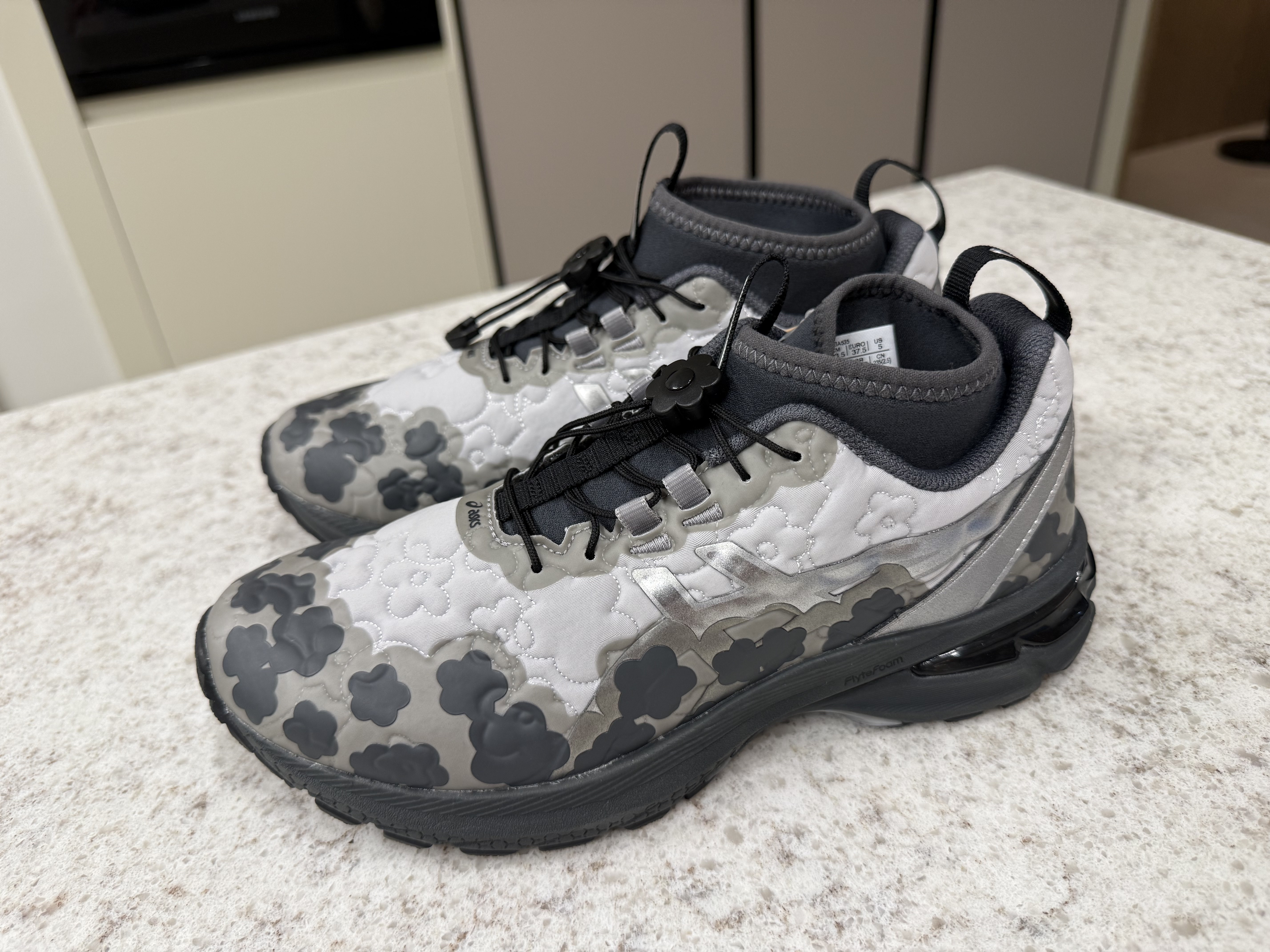 Asics x Cecilie Bahnsen Gel-Terrain MT Pure Silver 착용 스타일 - 2