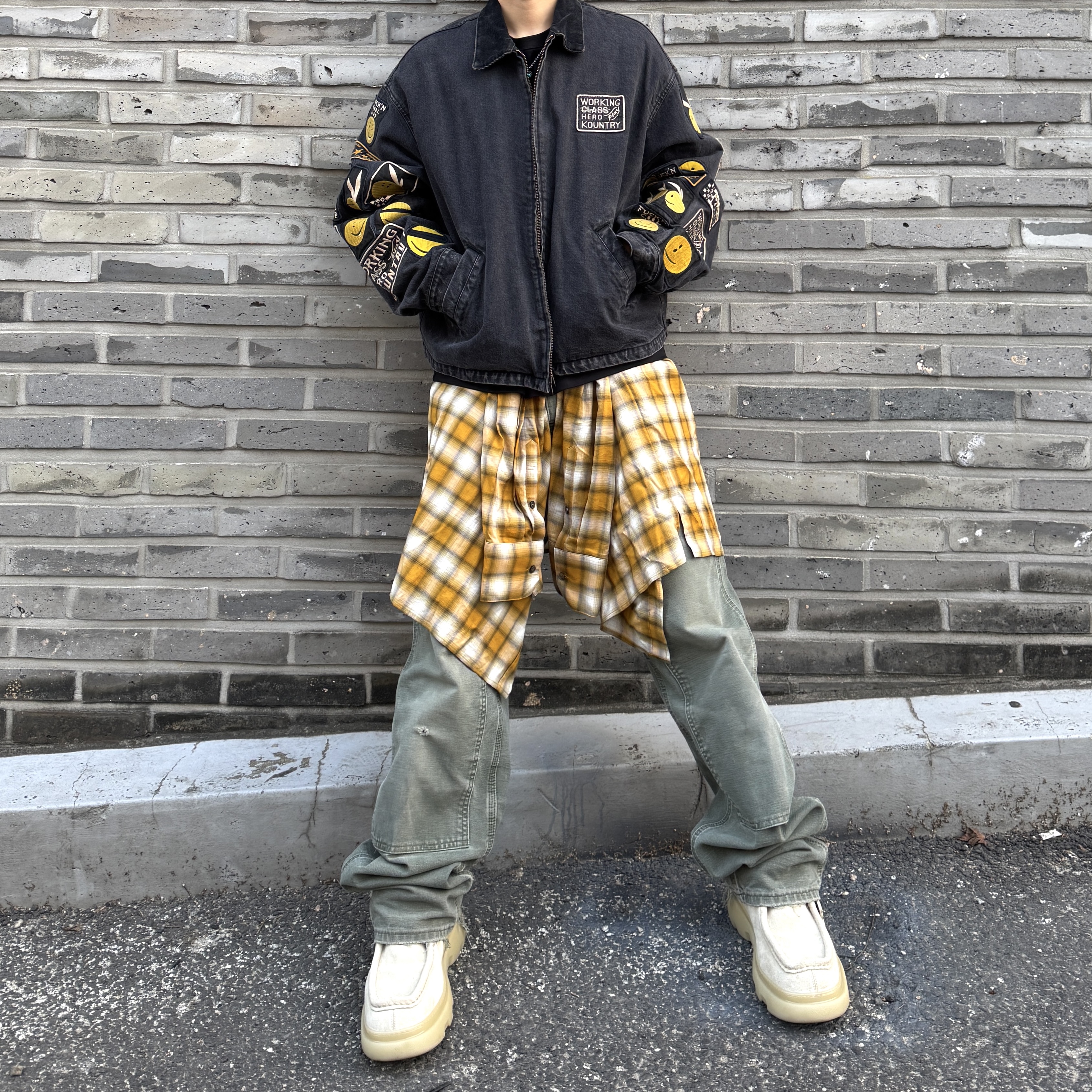 Kapital 14 oz. Black X Black Denim T-Back Drizzler Jacket Anarchy Rainbowy Remake Black, Burberry Suede Creeper Mid Shoes Clay 착용 스타일 - 1