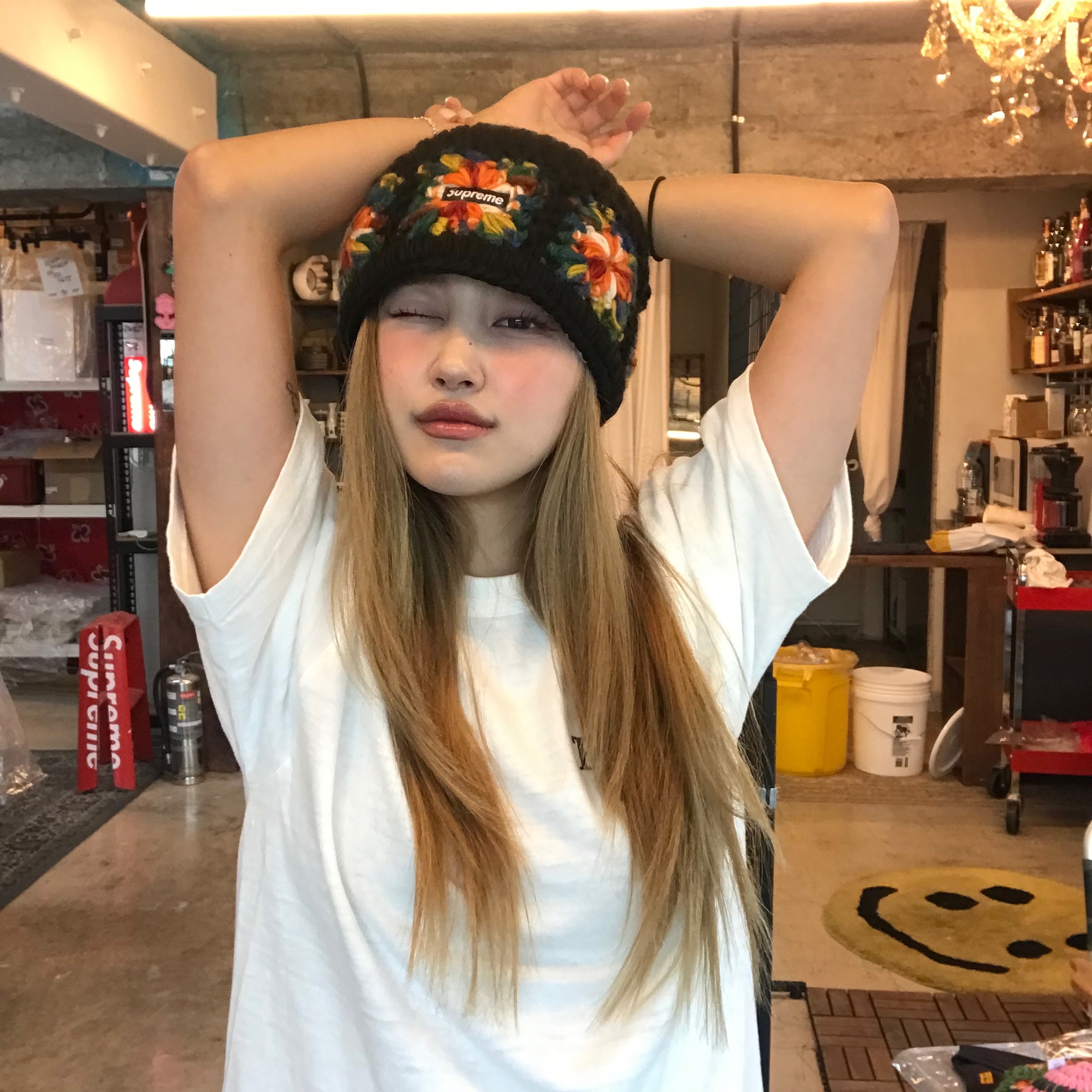 Supreme Crochet Beanie Black - 25SS 착용 스타일