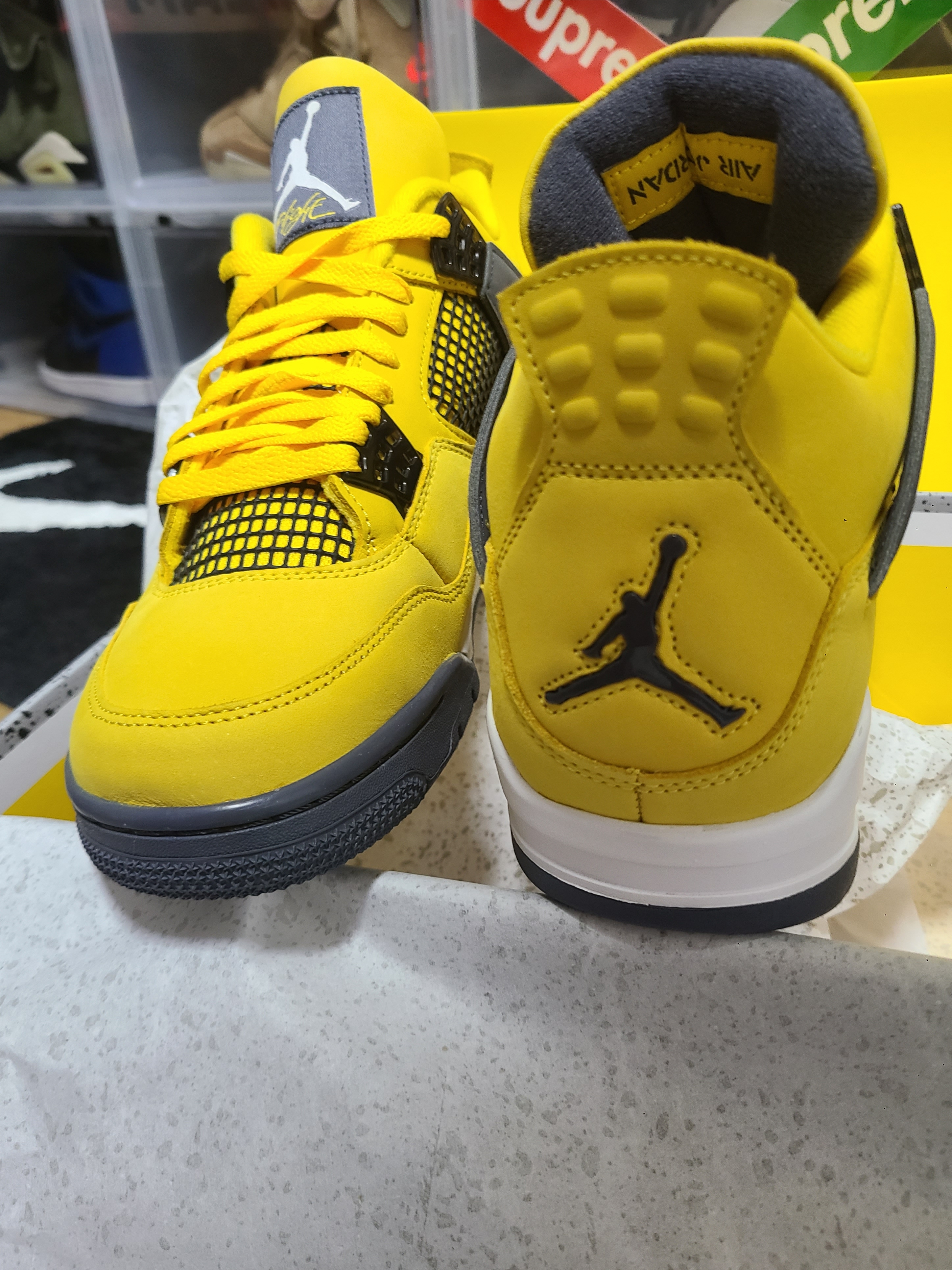 Jordan 4 Retro Tour Yellow 착용 스타일 - 3