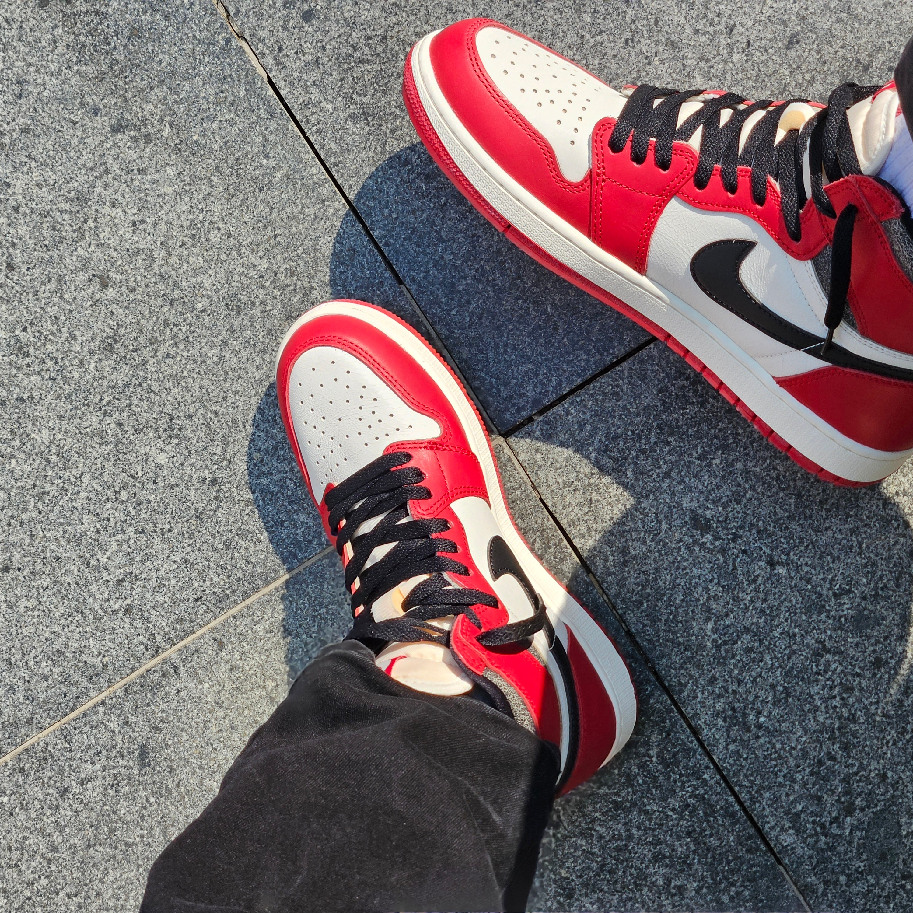 (GS) Jordan 1 Retro High OG Chicago 2022, Jordan 1 Retro High OG Chicago 2022 착용 스타일 - 3