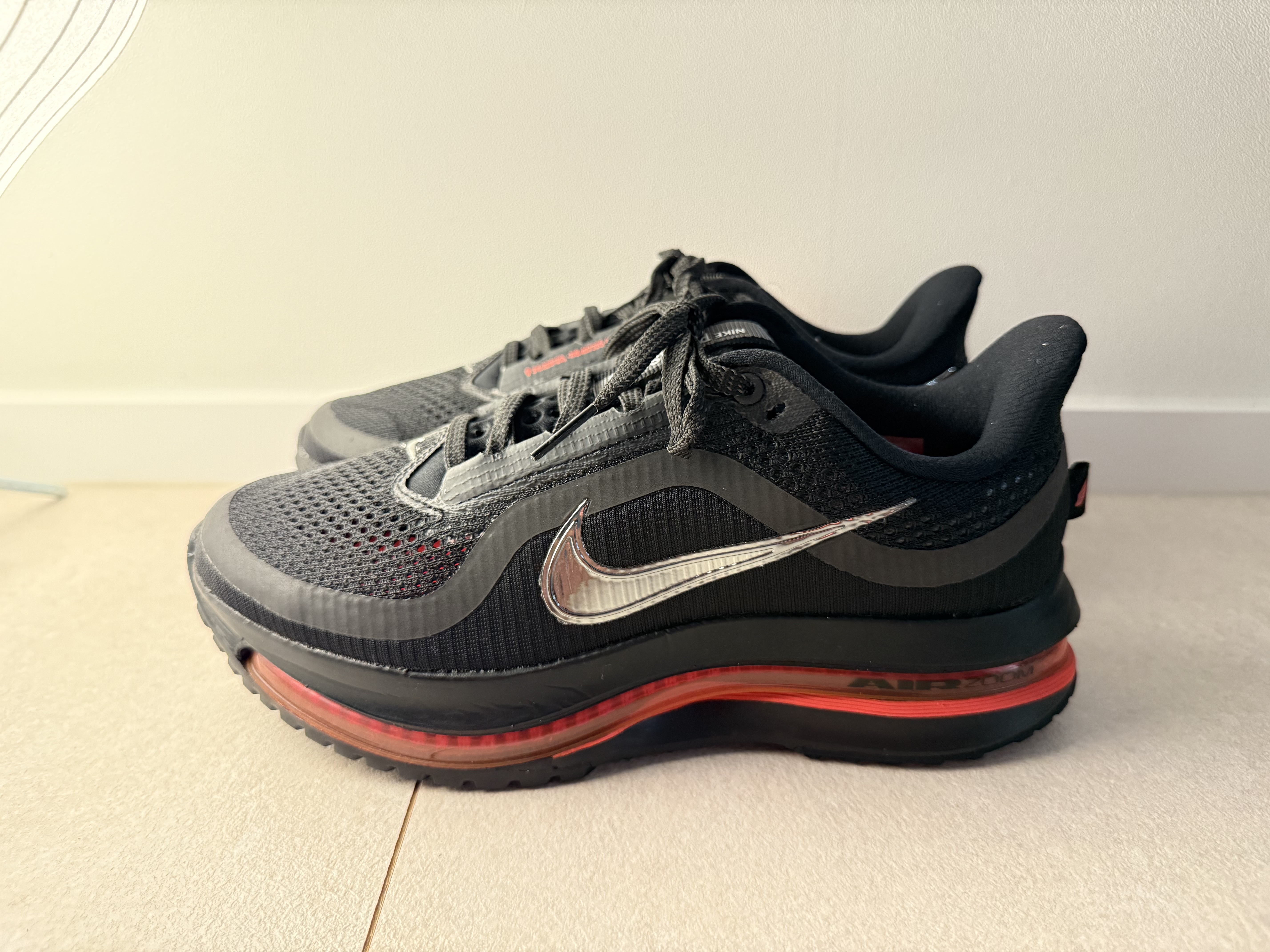 (W) Nike Pegasus Premium Black Bright Crimson, Nike Pegasus Premium Black Bright Crimson 착용 스타일 - 3