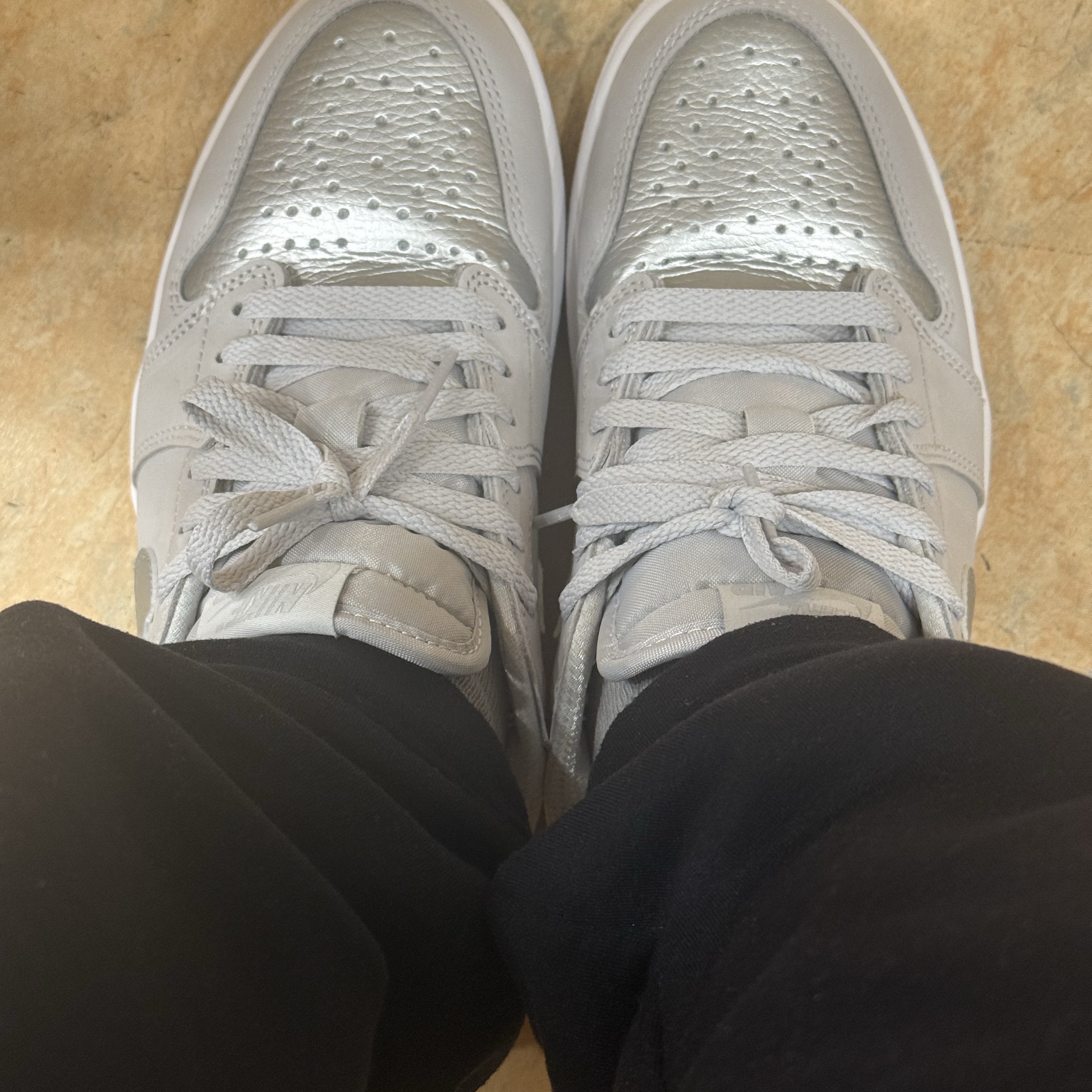 Jordan 1 Retro Low OG Silver 착용 스타일