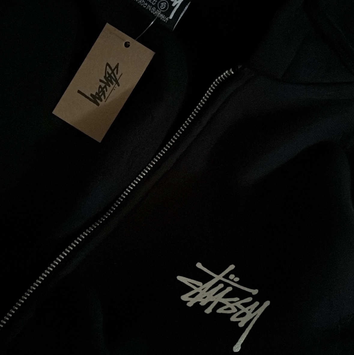 Stussy Basic Zip Hoodie Black 착용 스타일 - 2