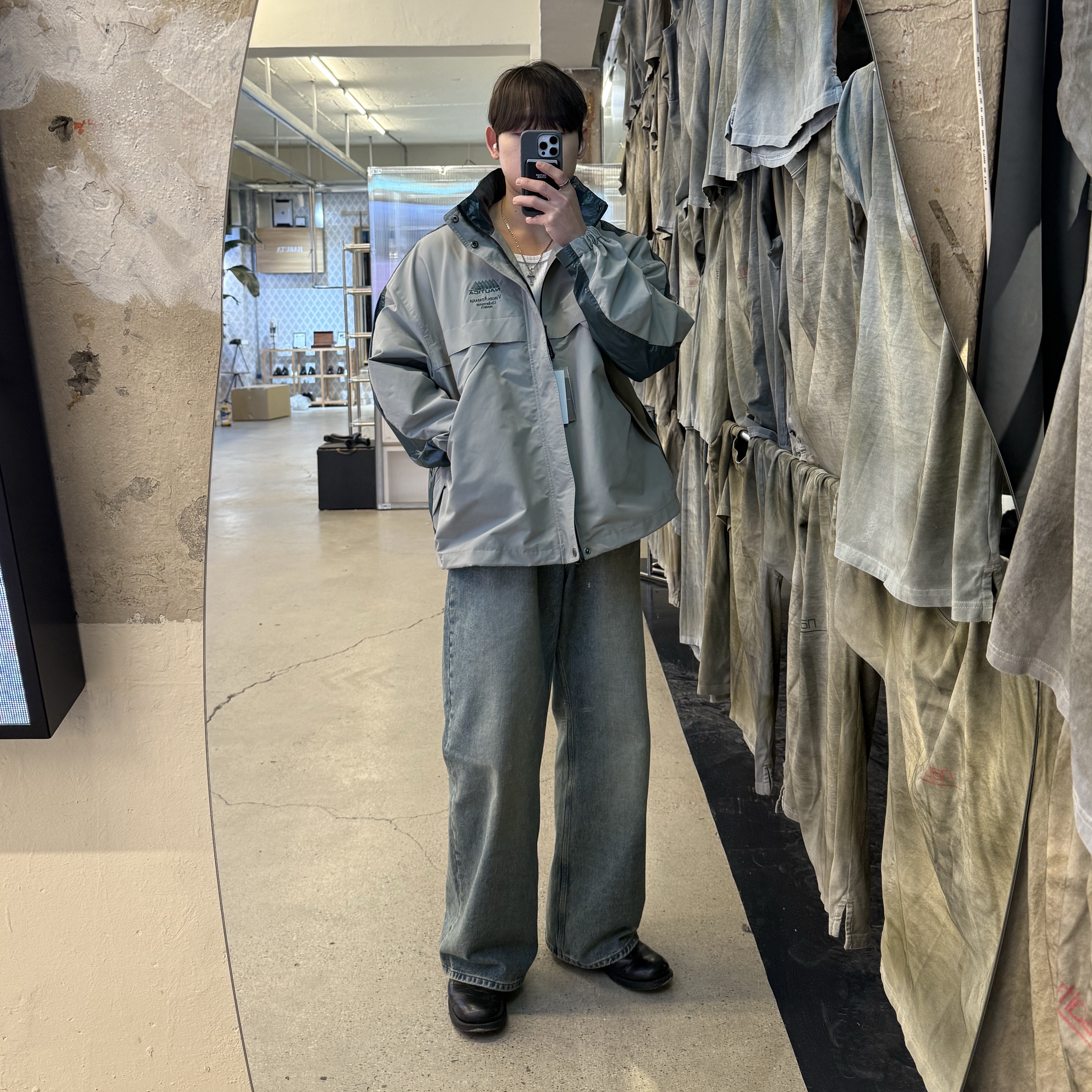 NAUTICA x Undermycar - NTC X UMC UTILITY PARKA - GREY, NAUTICA x Undermycar - NTC X UMC UTILITY SHORTS - BLACK 착용 스타일 - 2