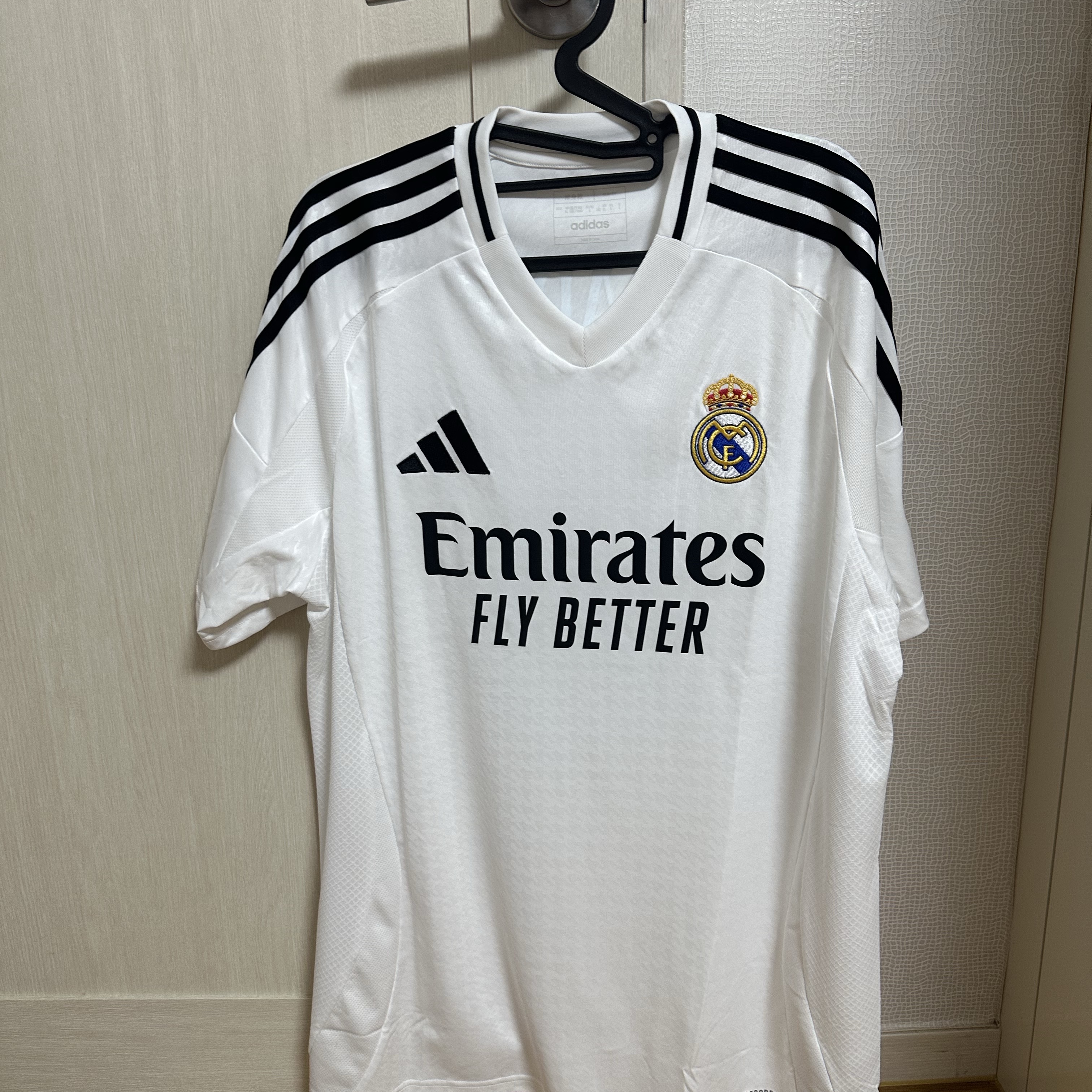Adidas Real Madrid 2024/25 Home Jersey White - KR Sizing (Non Marking Ver.) 착용 스타일 - 2