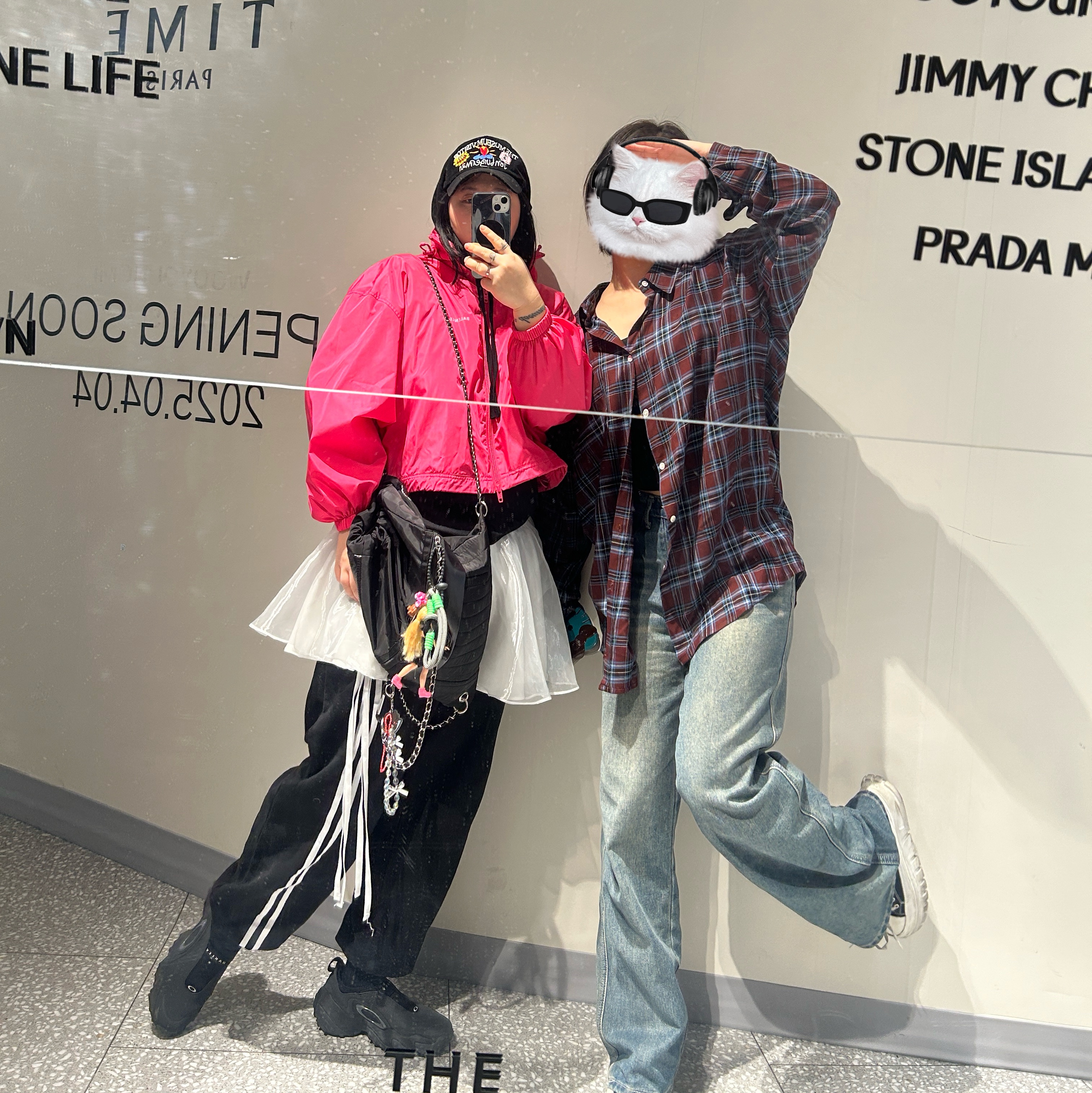 The Museum Visitor x Jon Burgerman Pinky Winky & Charlie Ball Cap Black 착용 스타일 - 2