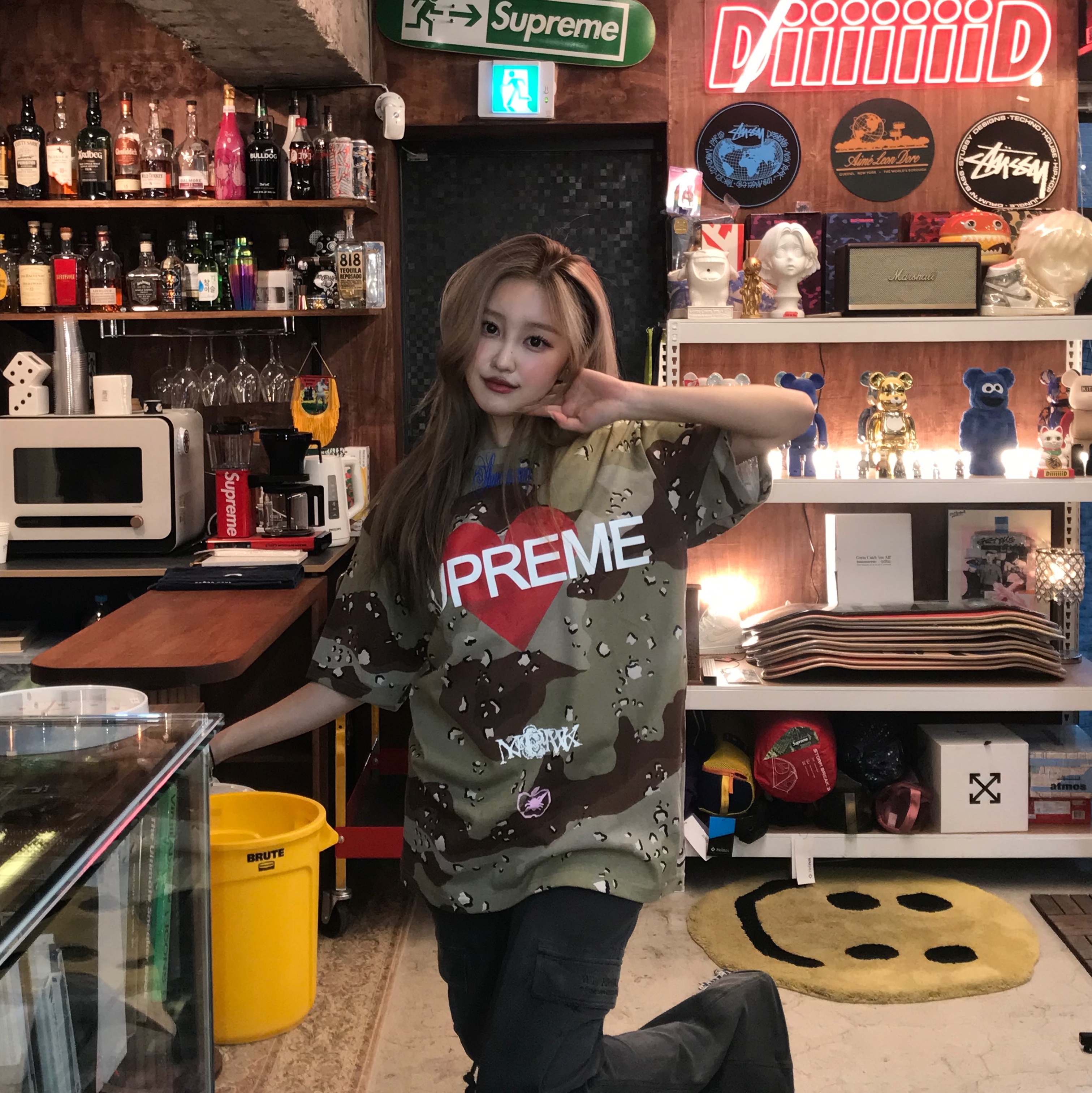 Supreme Announcing T-Shirt Chocolate Chip Camo - 25SS 착용 스타일 - 3