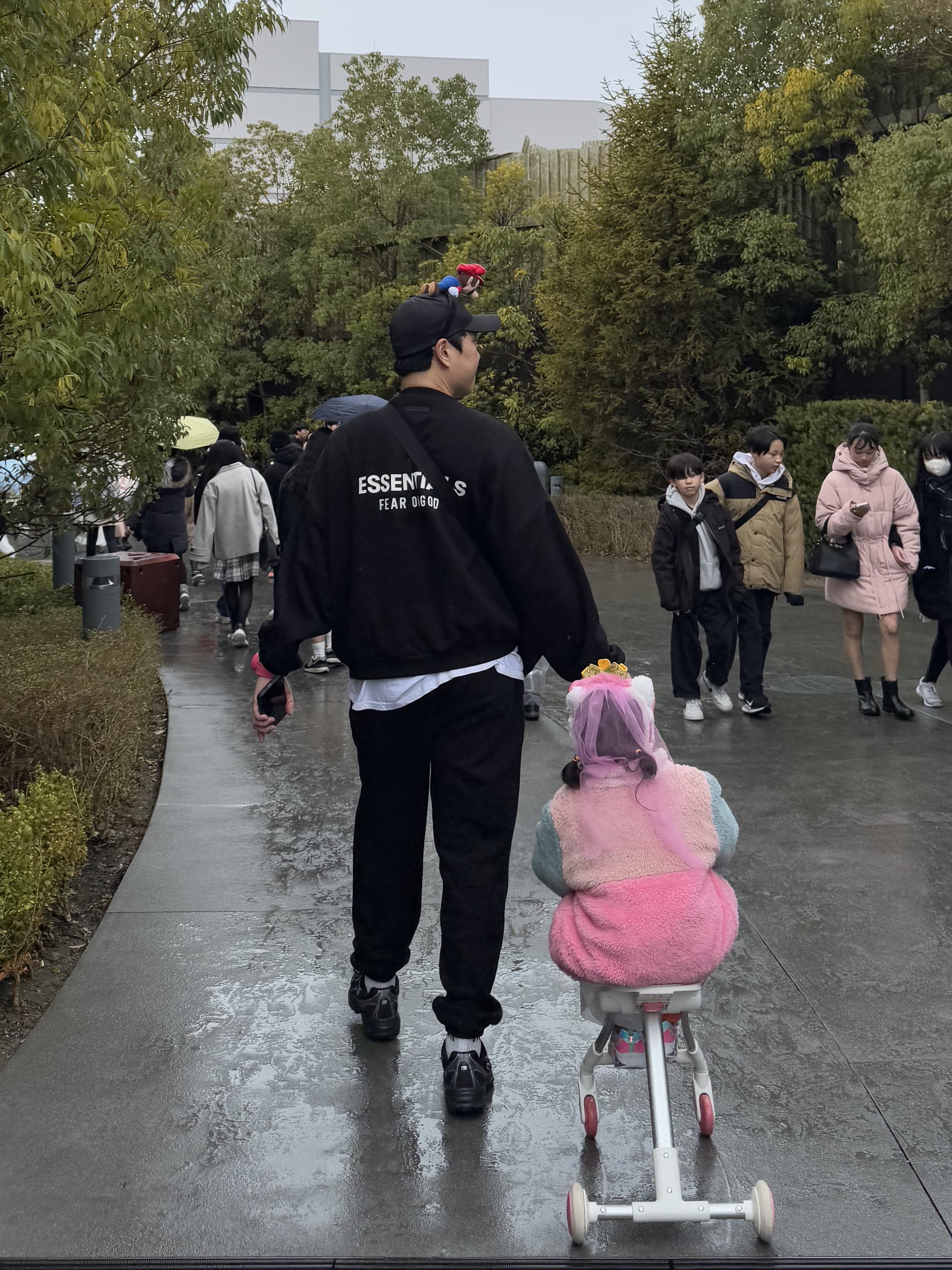 Essentials Fleece Crewneck Black - 24FW, Essentials Fleece Essential Sweatpant Black - 24FW 착용 스타일 - 2