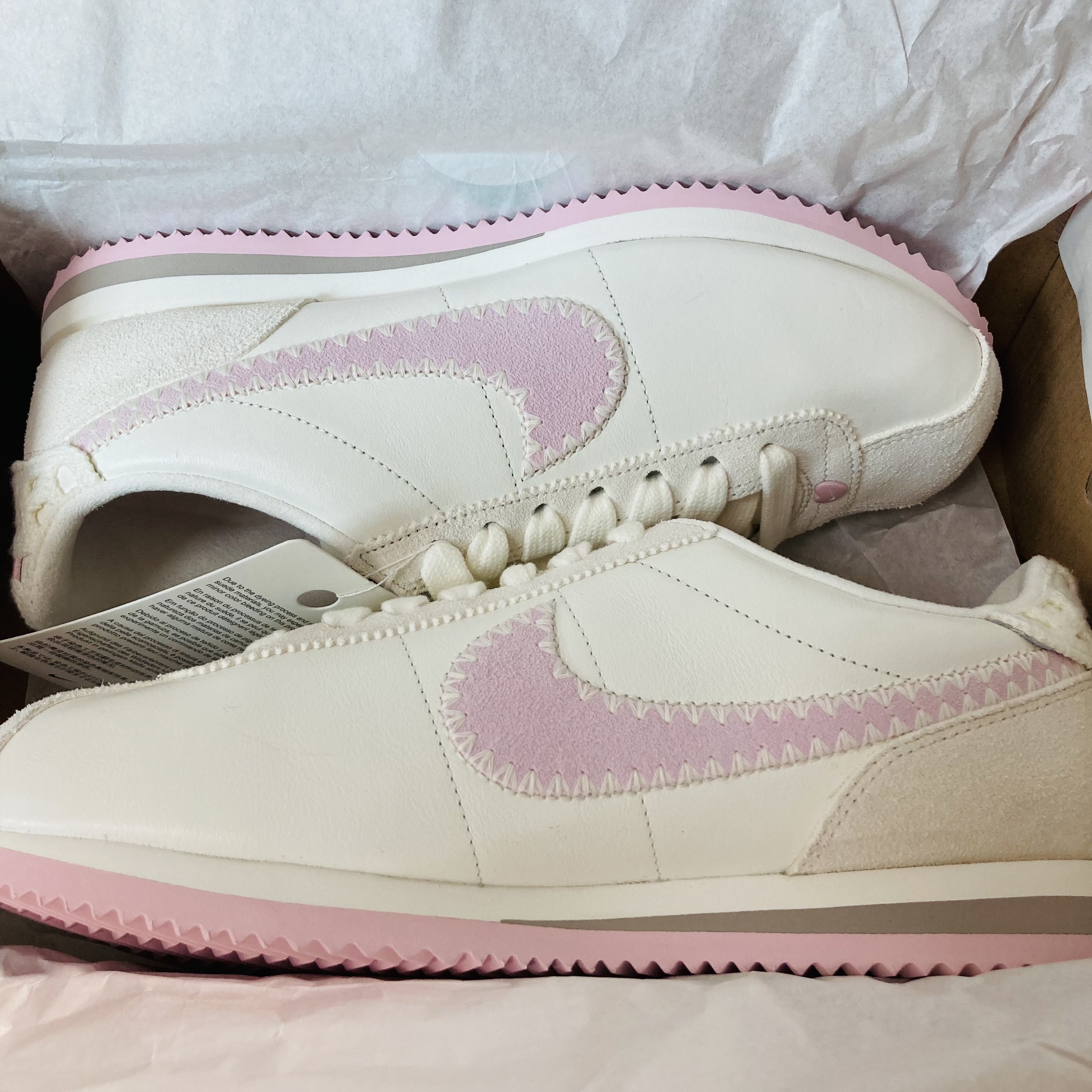 (W) Nike Cortez Valentine's Day Sail Pink Foam 착용 스타일 - 2
