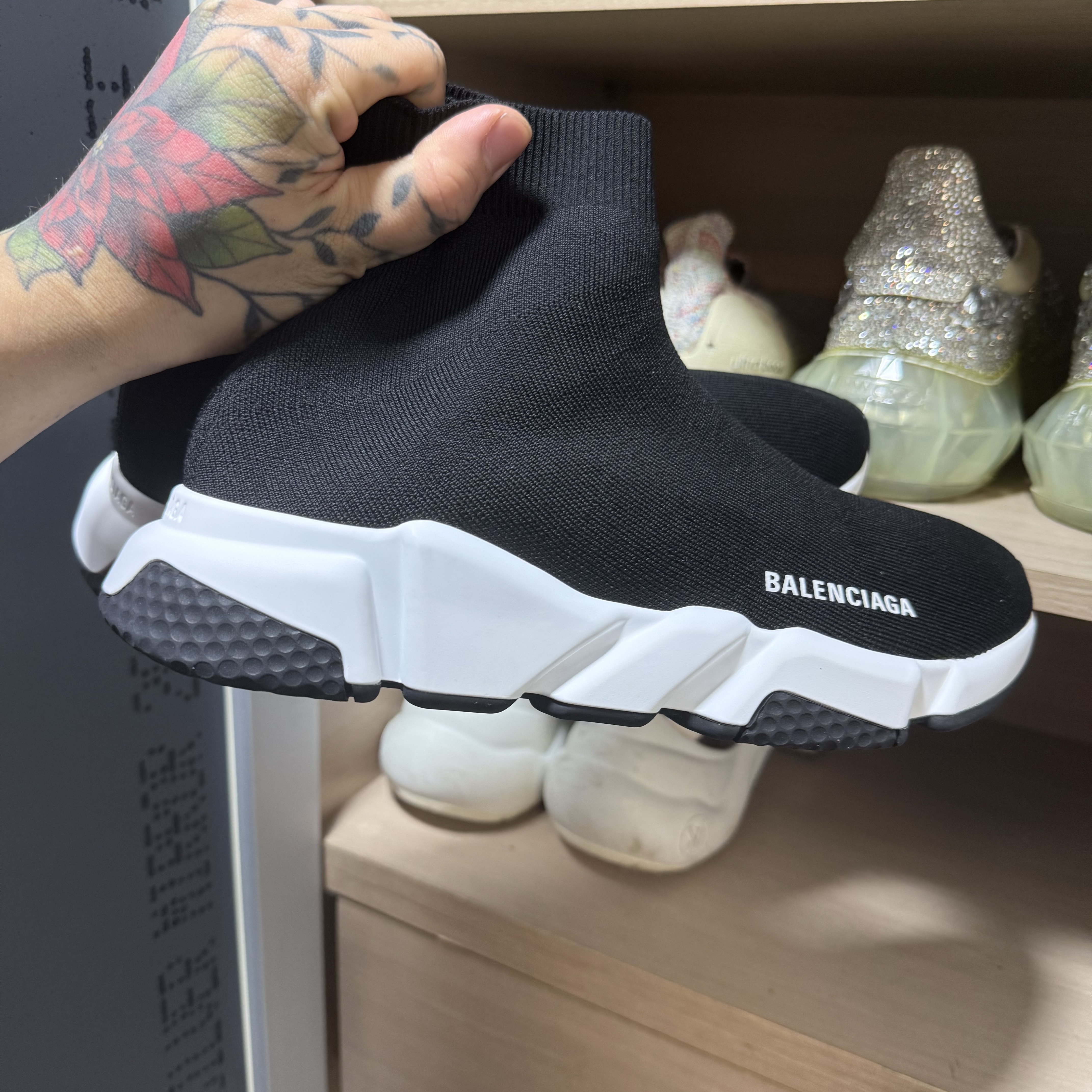 Adidas Yeezy Foam RNNR MX Granite, Balenciaga Speed Trainer Black White 2021/2022 착용 스타일 - 2