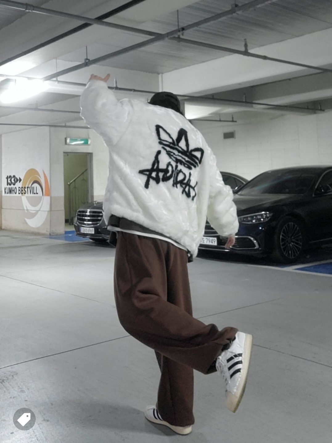 Supreme Difference 6-Panel Snow Camo - 24SS, Adidas New Fur Jacket Off White - KR Sizing 착용 스타일 - 2