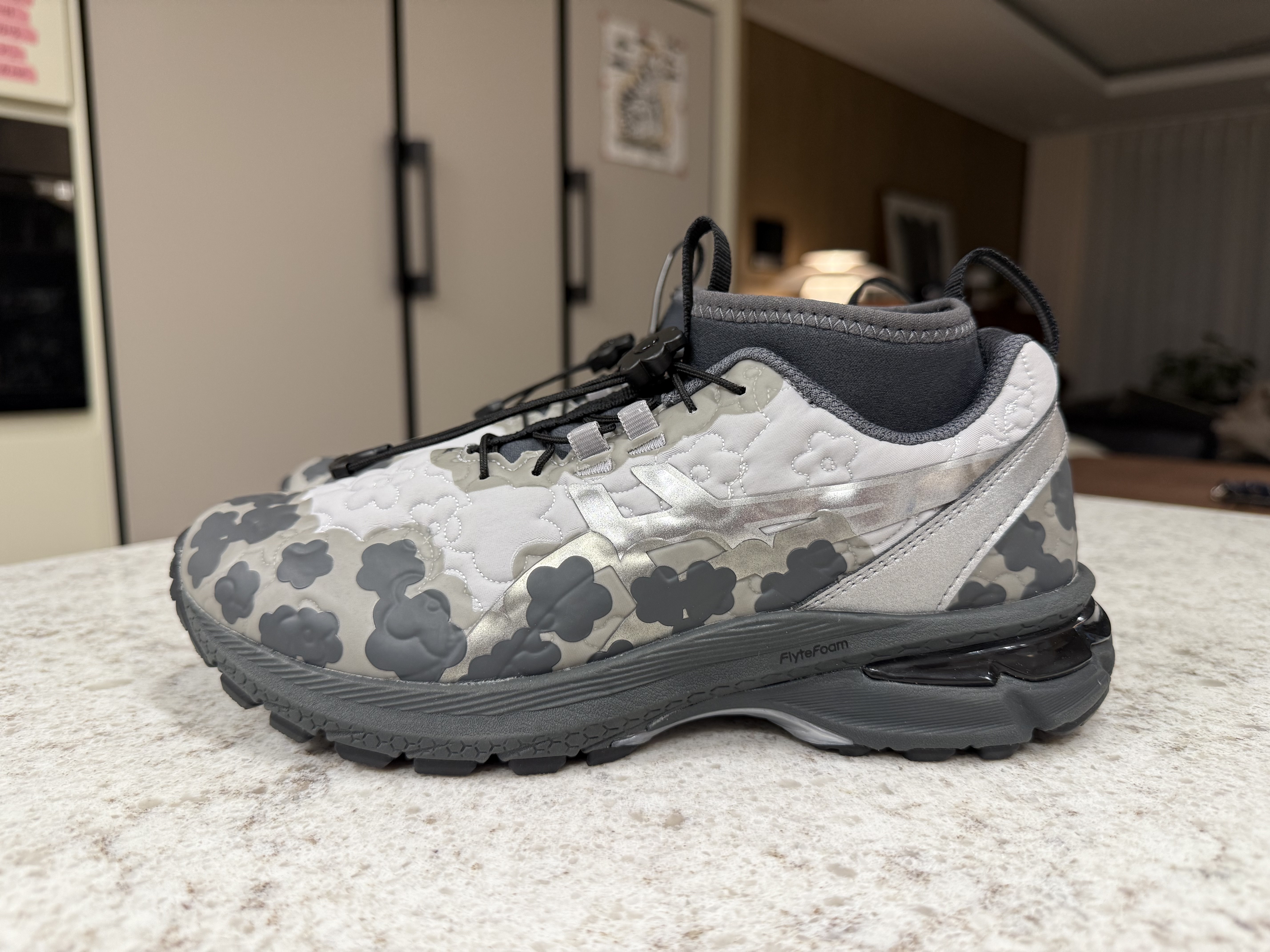 Asics x Cecilie Bahnsen Gel-Terrain MT Pure Silver 착용 스타일 - 3