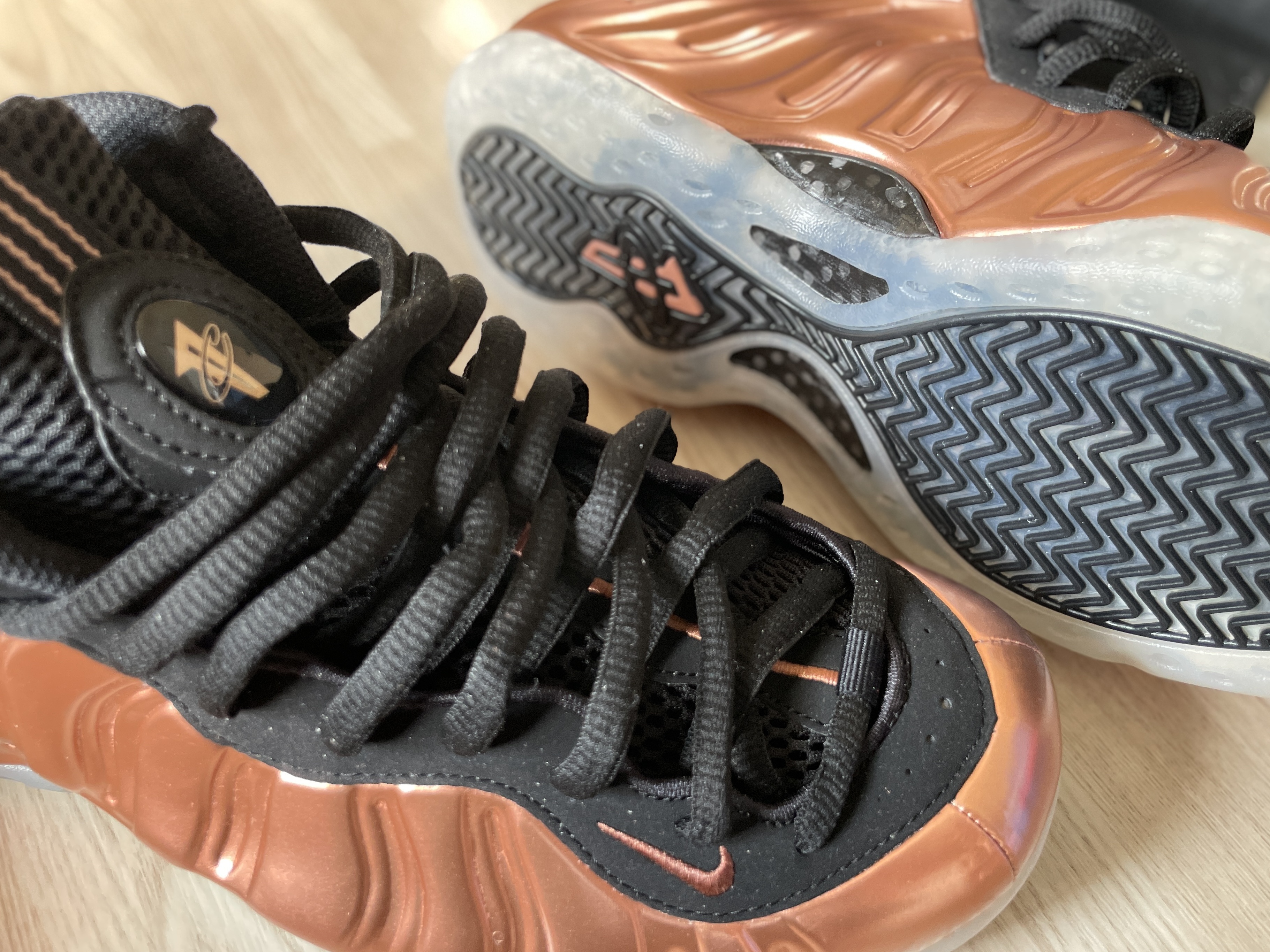Nike Air Foamposite One Metallic Copper 2024 착용 스타일 - 6