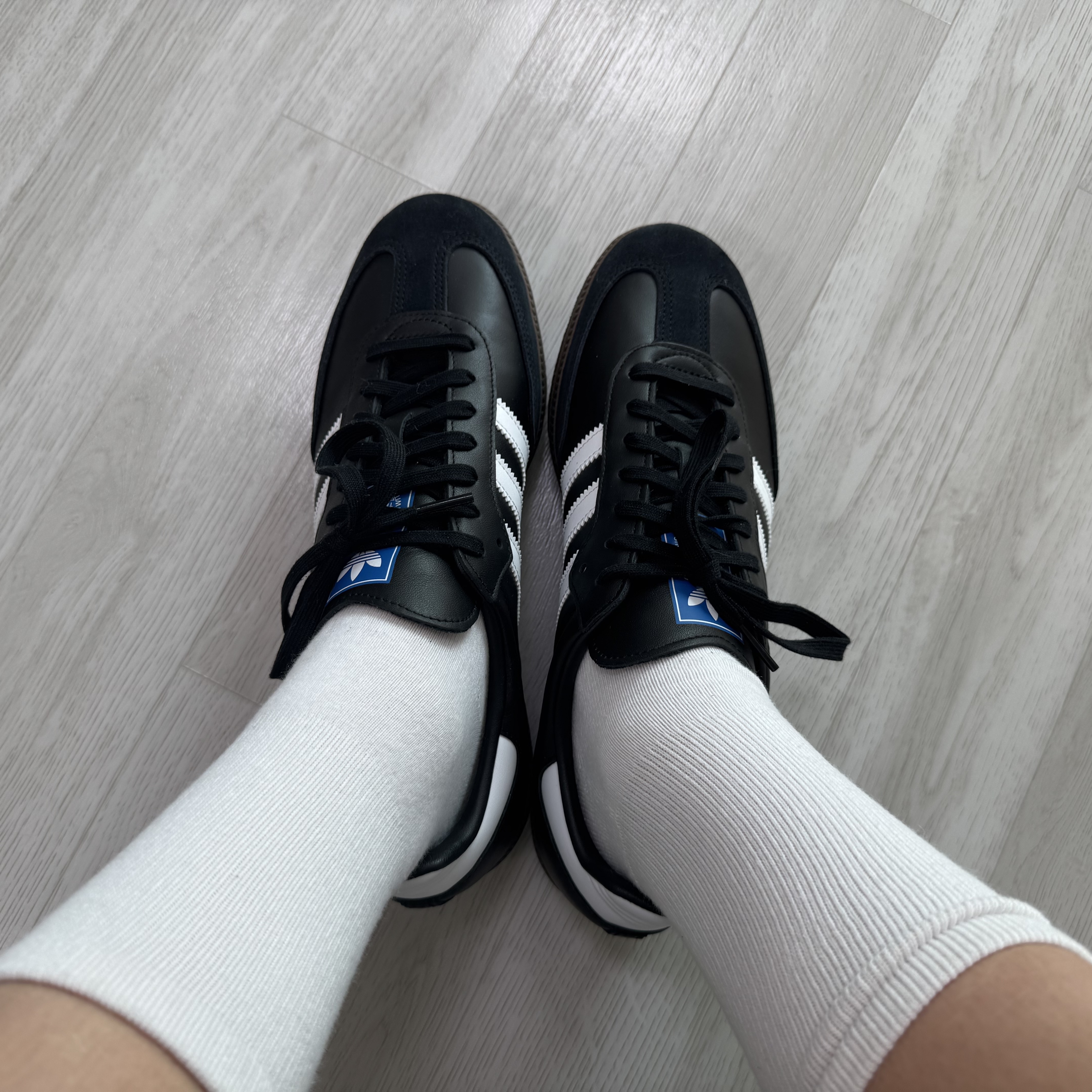 Adidas Samba OG Black White Gum 착용 스타일