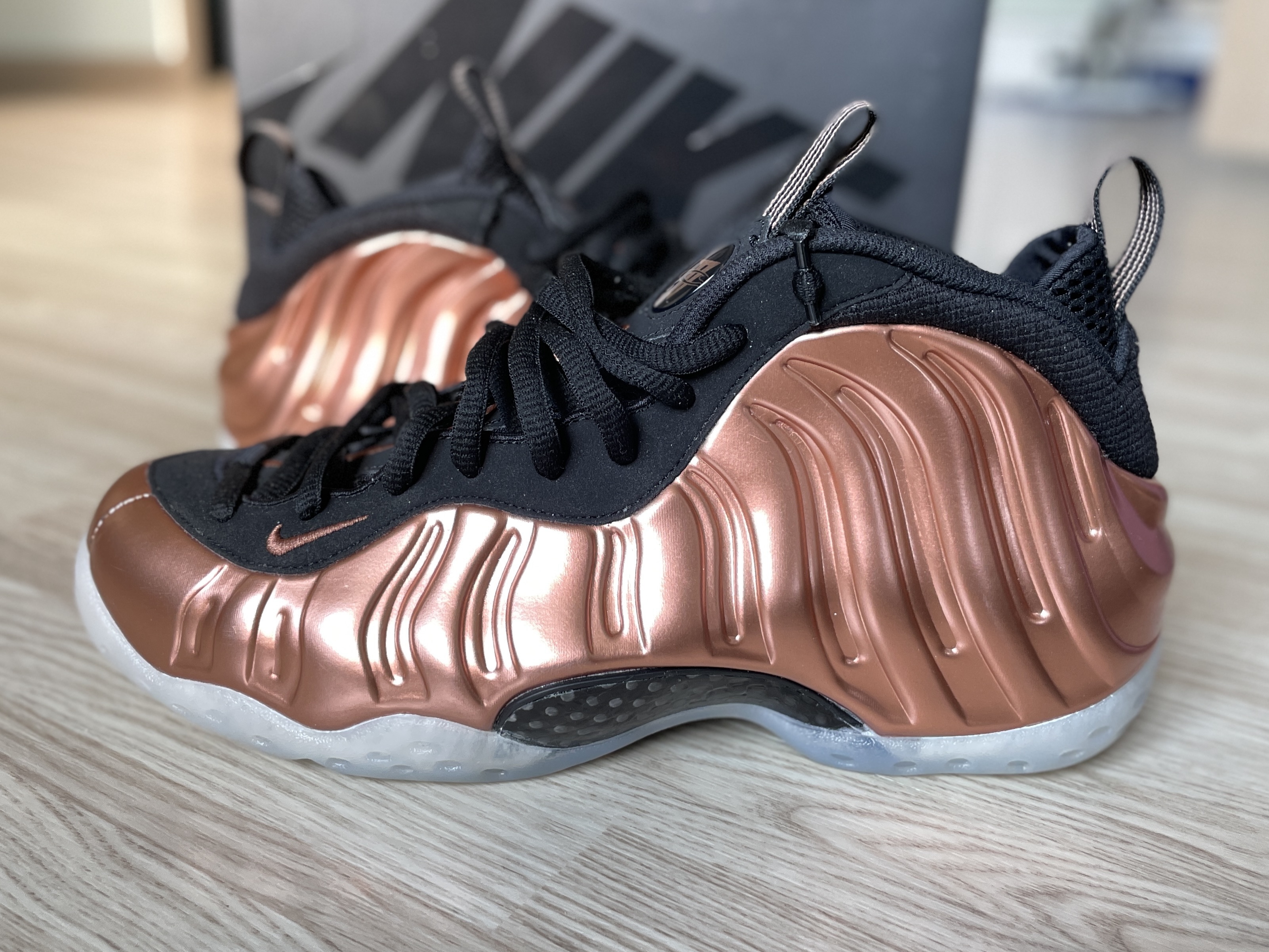 Nike Air Foamposite One Metallic Copper 2024 착용 스타일 - 3