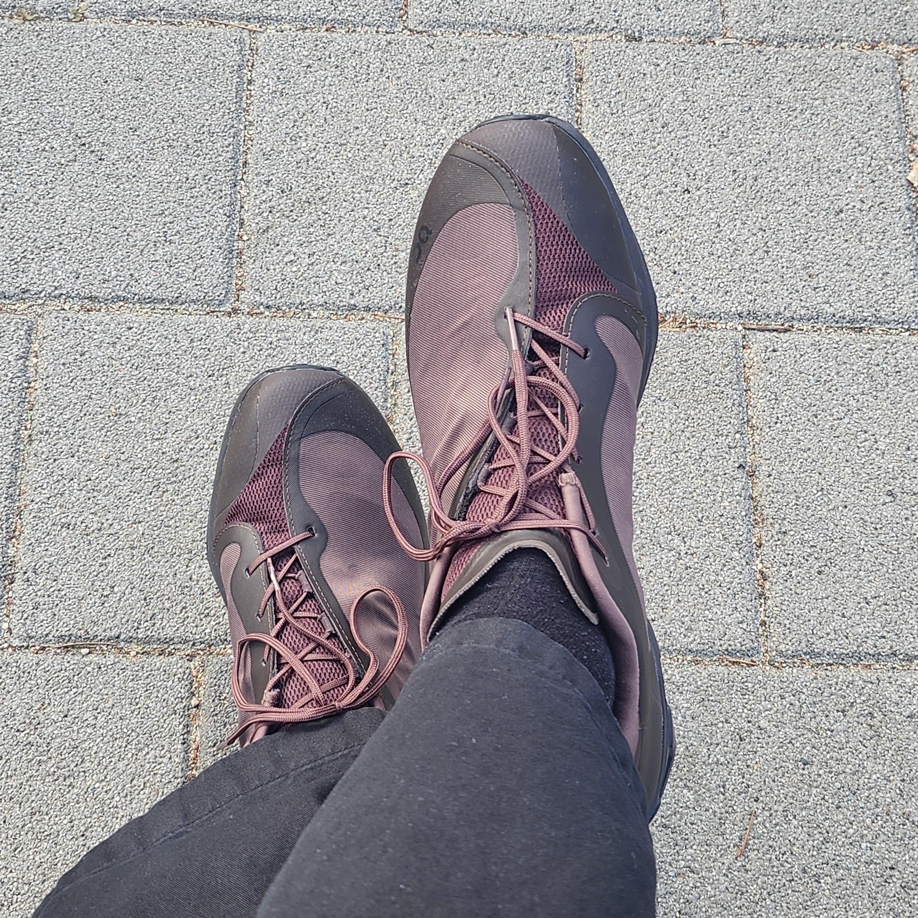 On Running x Post Archive Faction (Paf) Cloudventure Peak Cacao Espresso 착용 스타일 - 3