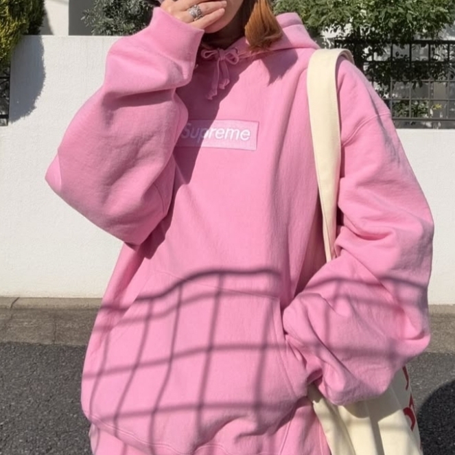 Supreme Box Logo Hooded Sweatshirt Dusty Pink - 24FW 착용 스타일 - 3