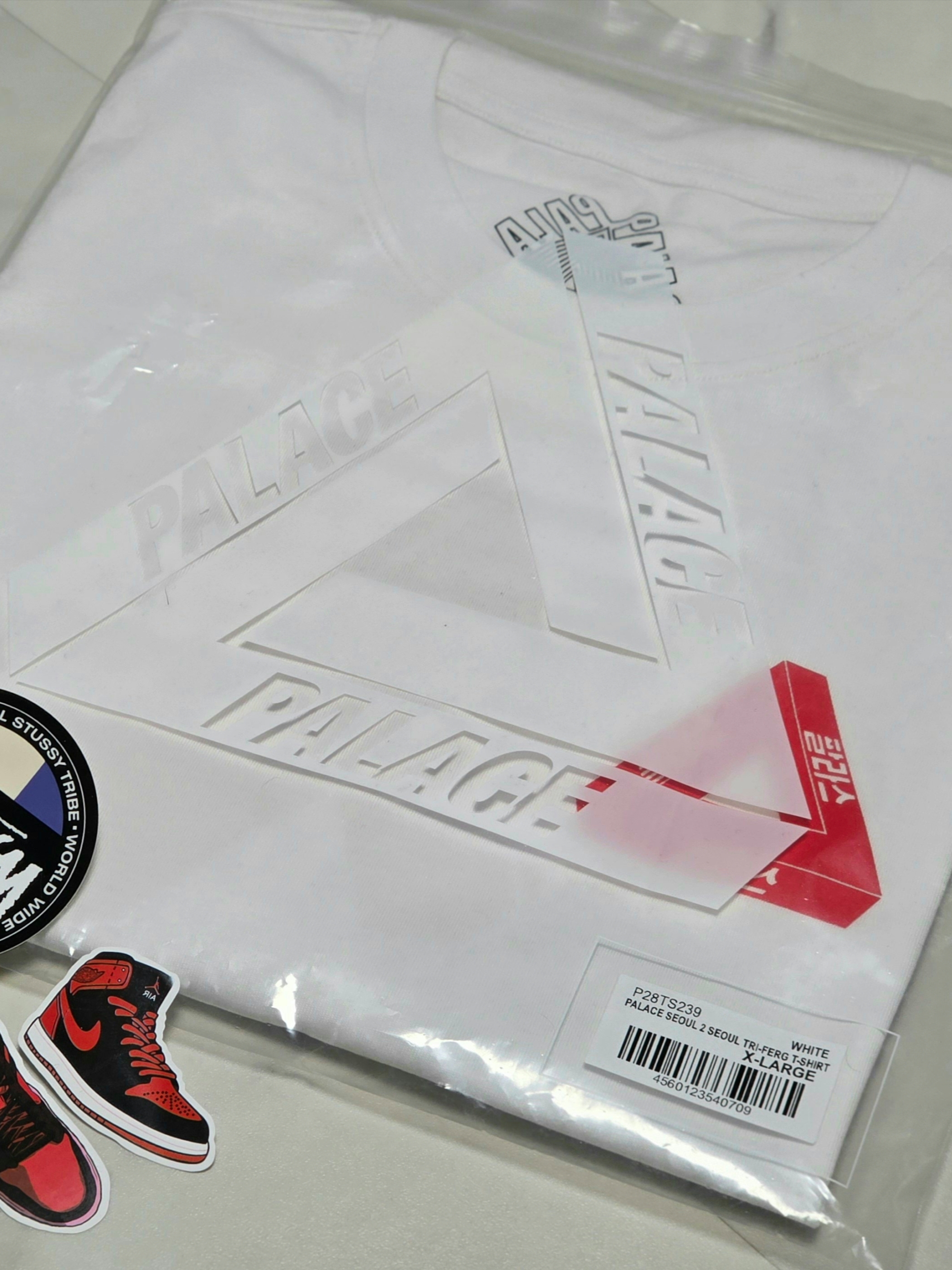Palace Seoul 2 Seoul Tri-Ferg T-Shirt White - 25SS 착용 스타일 - 2