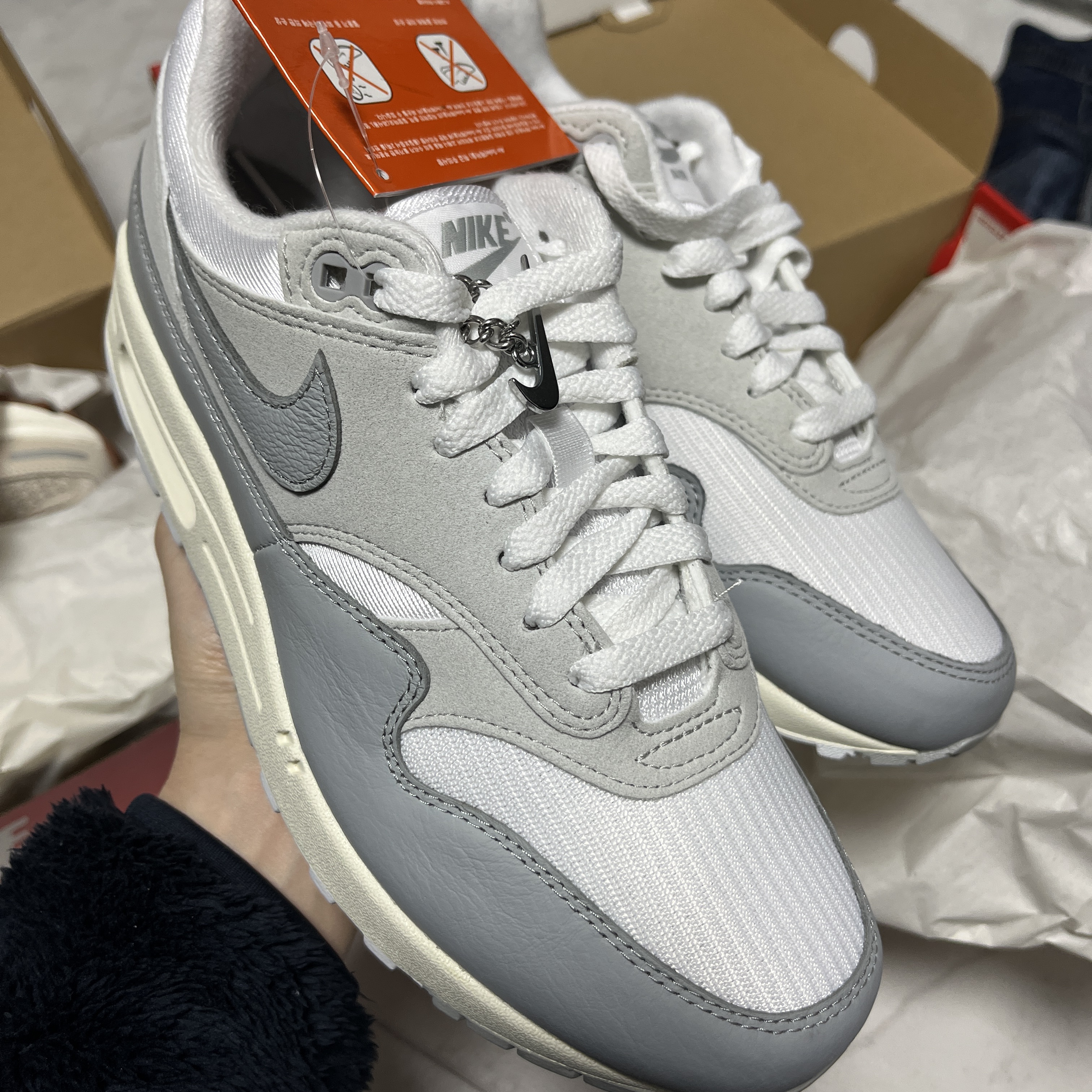 (W) Nike Air Max 1 '87 Pure Platinum White 착용 스타일