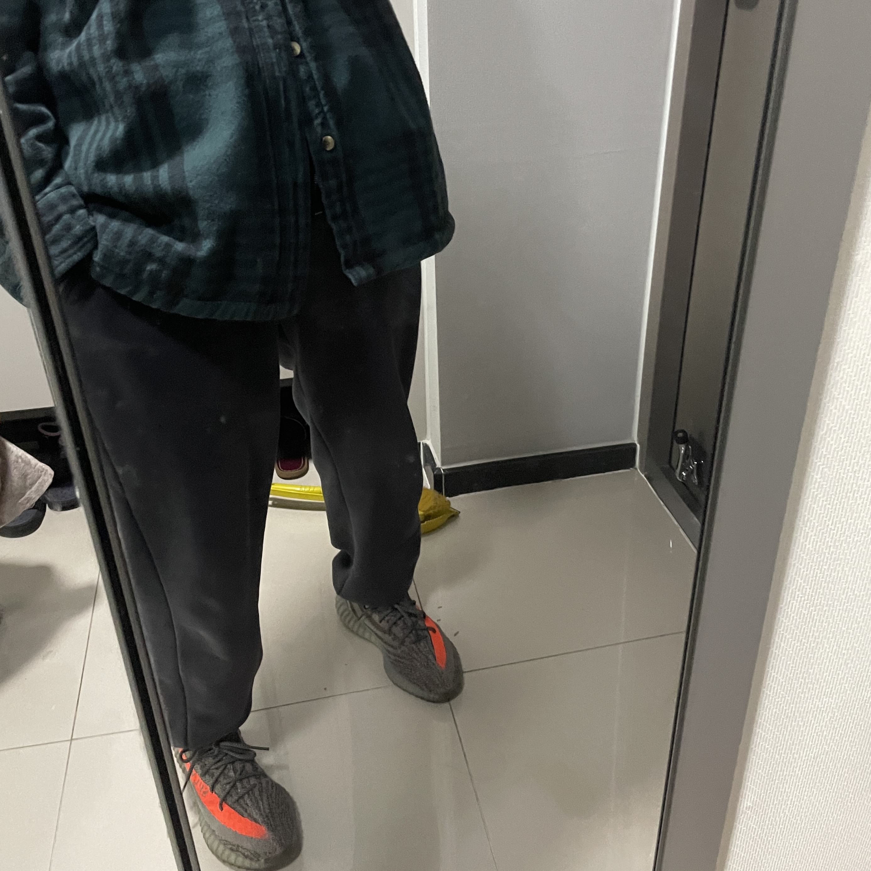 Adidas Yeezy Boost 350 V2 Beluga - Reflective 착용 스타일