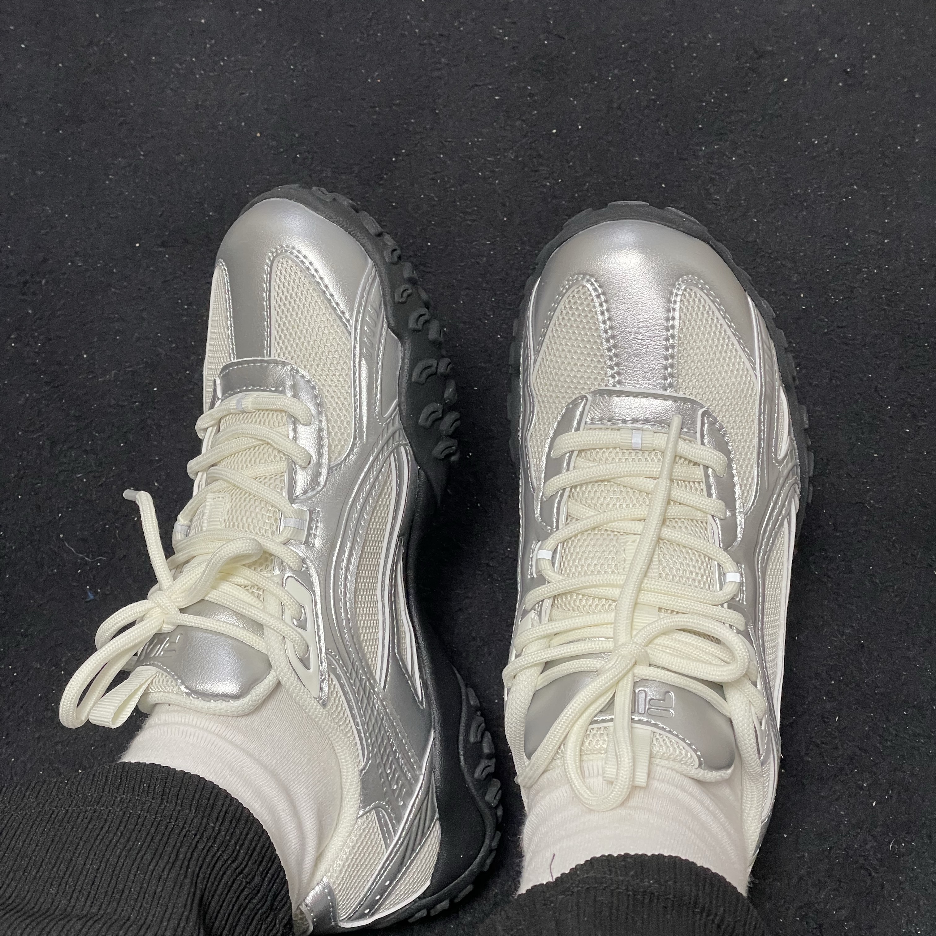 Fila Echappe MS Silver Moon 착용 스타일