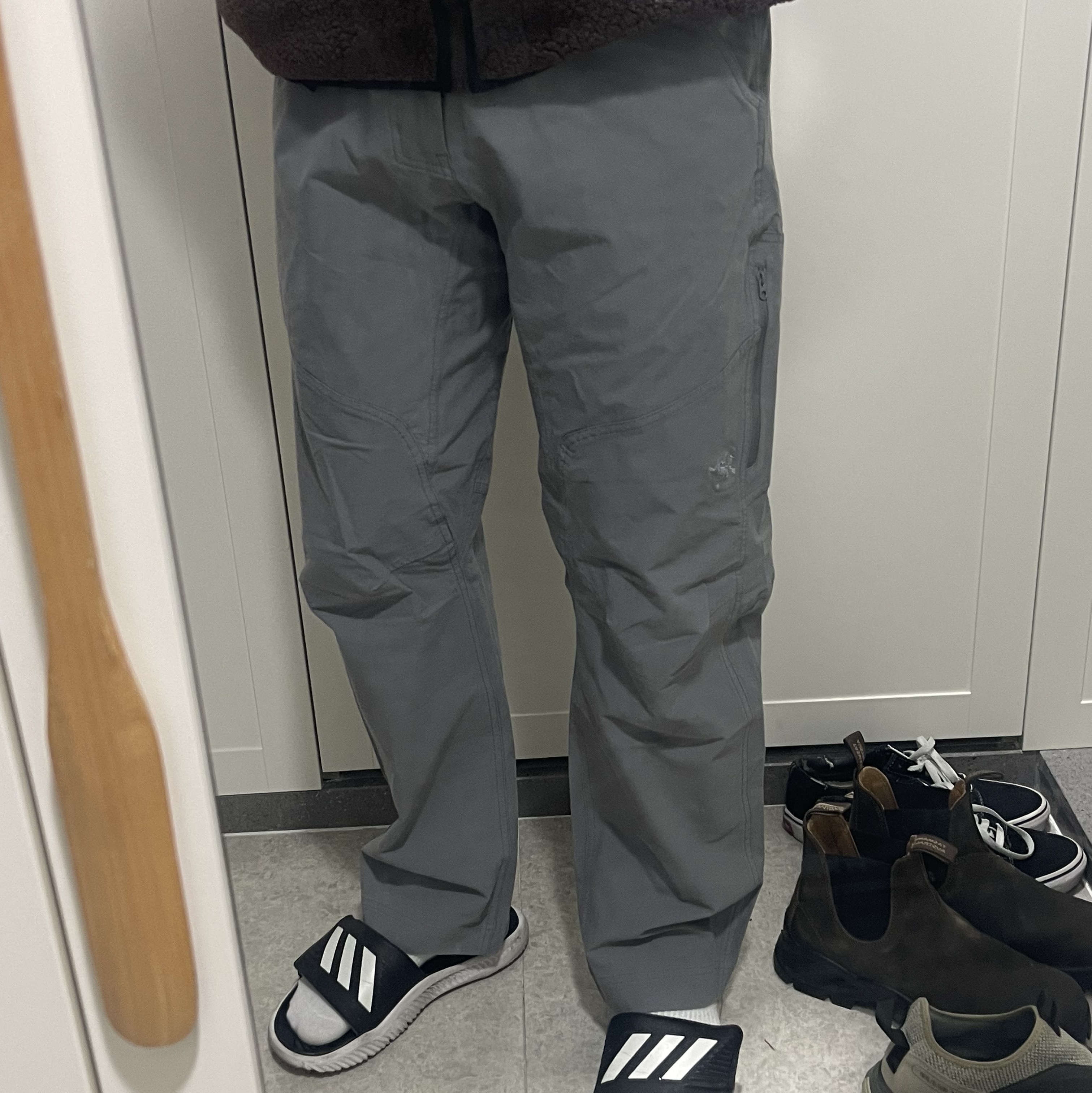 Arc'teryx Cronin Cotton Pants Void 착용 스타일