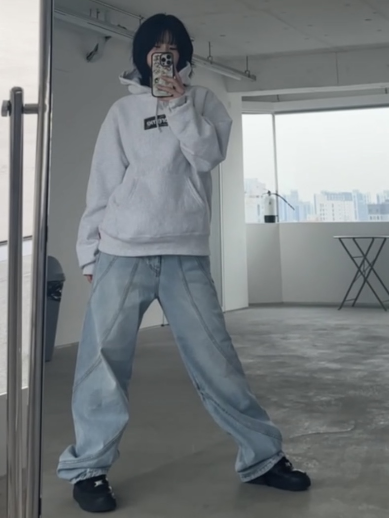 Supreme Box Logo Hooded Sweatshirt Ash Grey - 23FW 착용 스타일 - 2